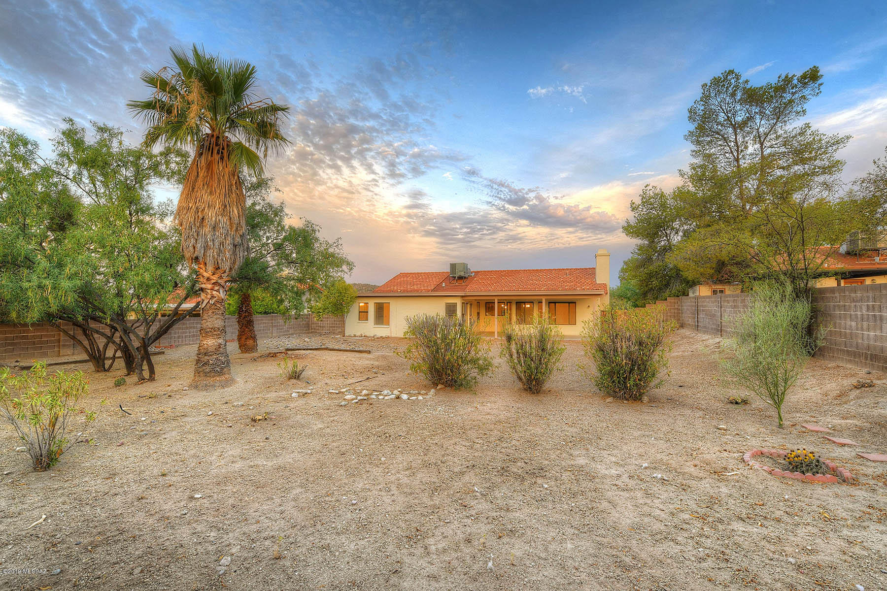 5710 N Avenida Silencioso