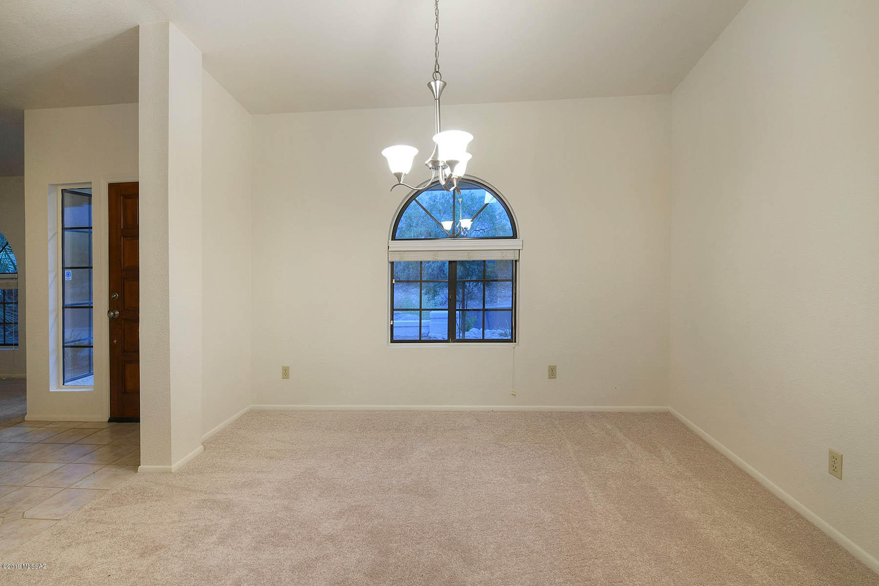 5710 N Avenida Silencioso