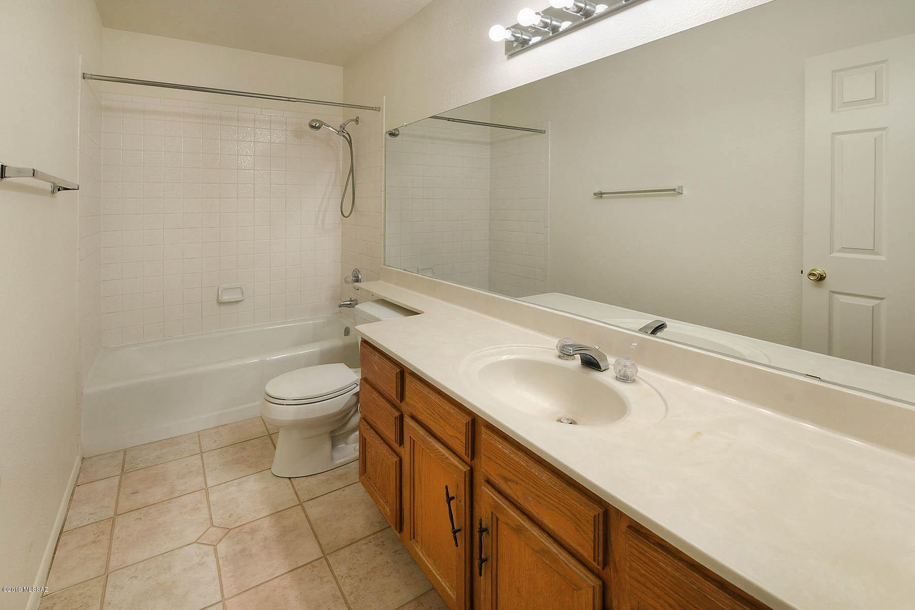 5710 N Avenida Silencioso