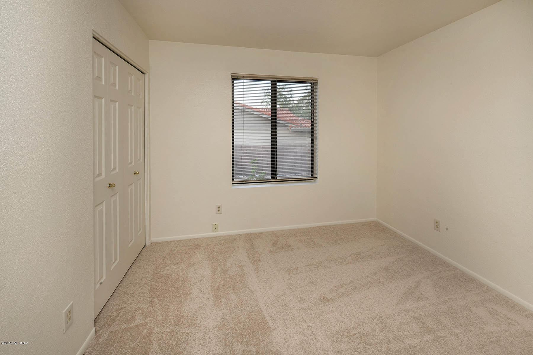 5710 N Avenida Silencioso