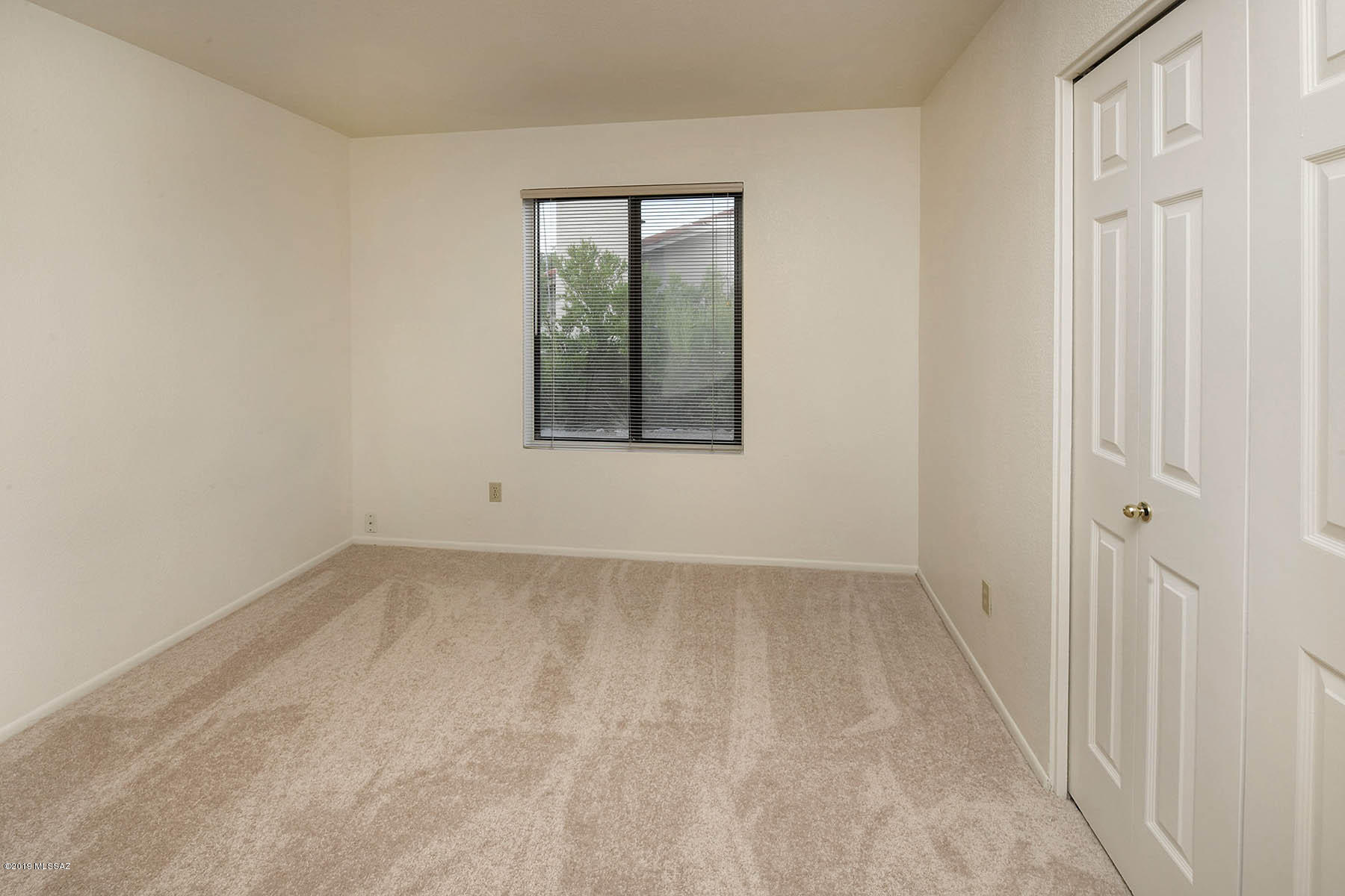 5710 N Avenida Silencioso