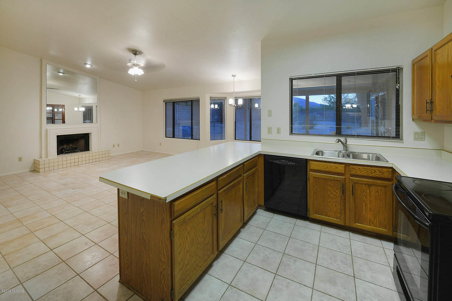 5710 N Avenida Silencioso