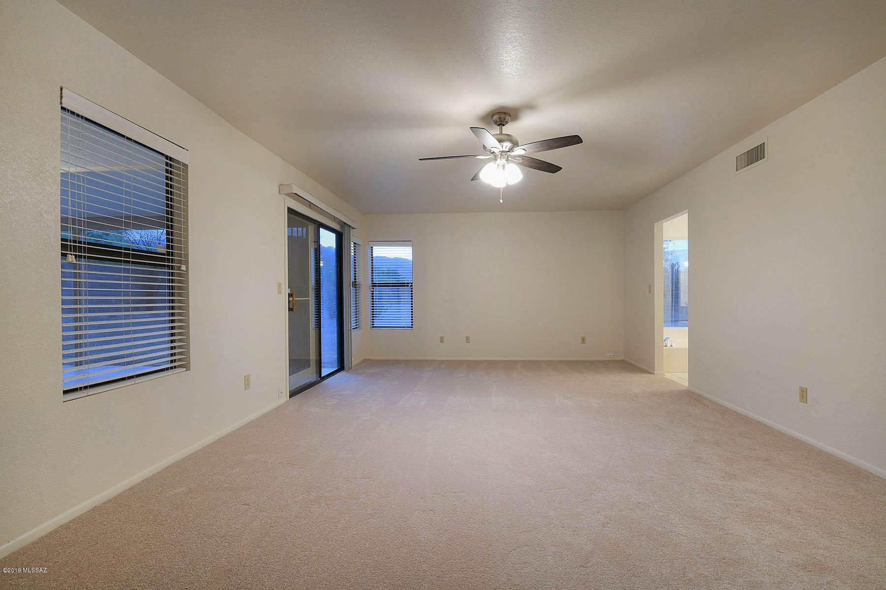 5710 N Avenida Silencioso