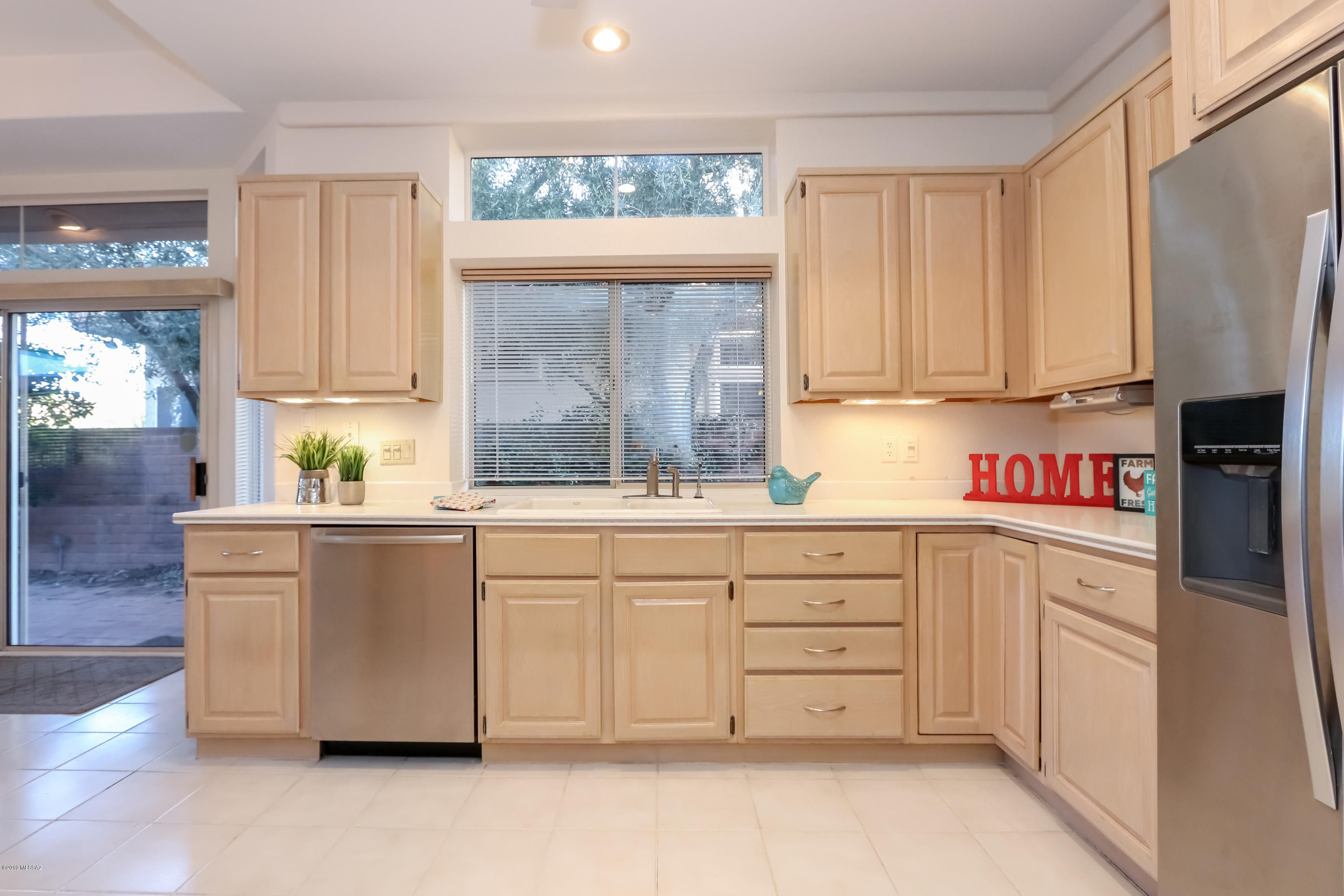 1845 E Somnolent Way