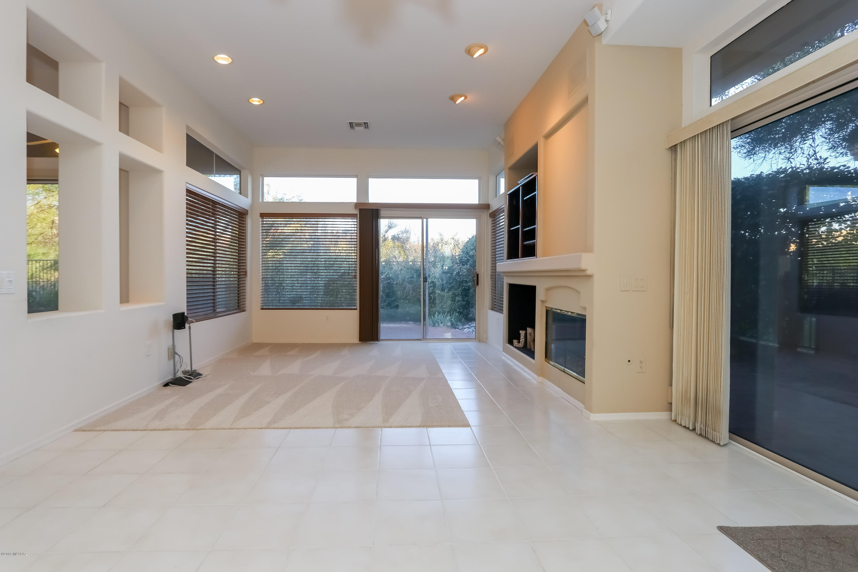 1845 E Somnolent Way