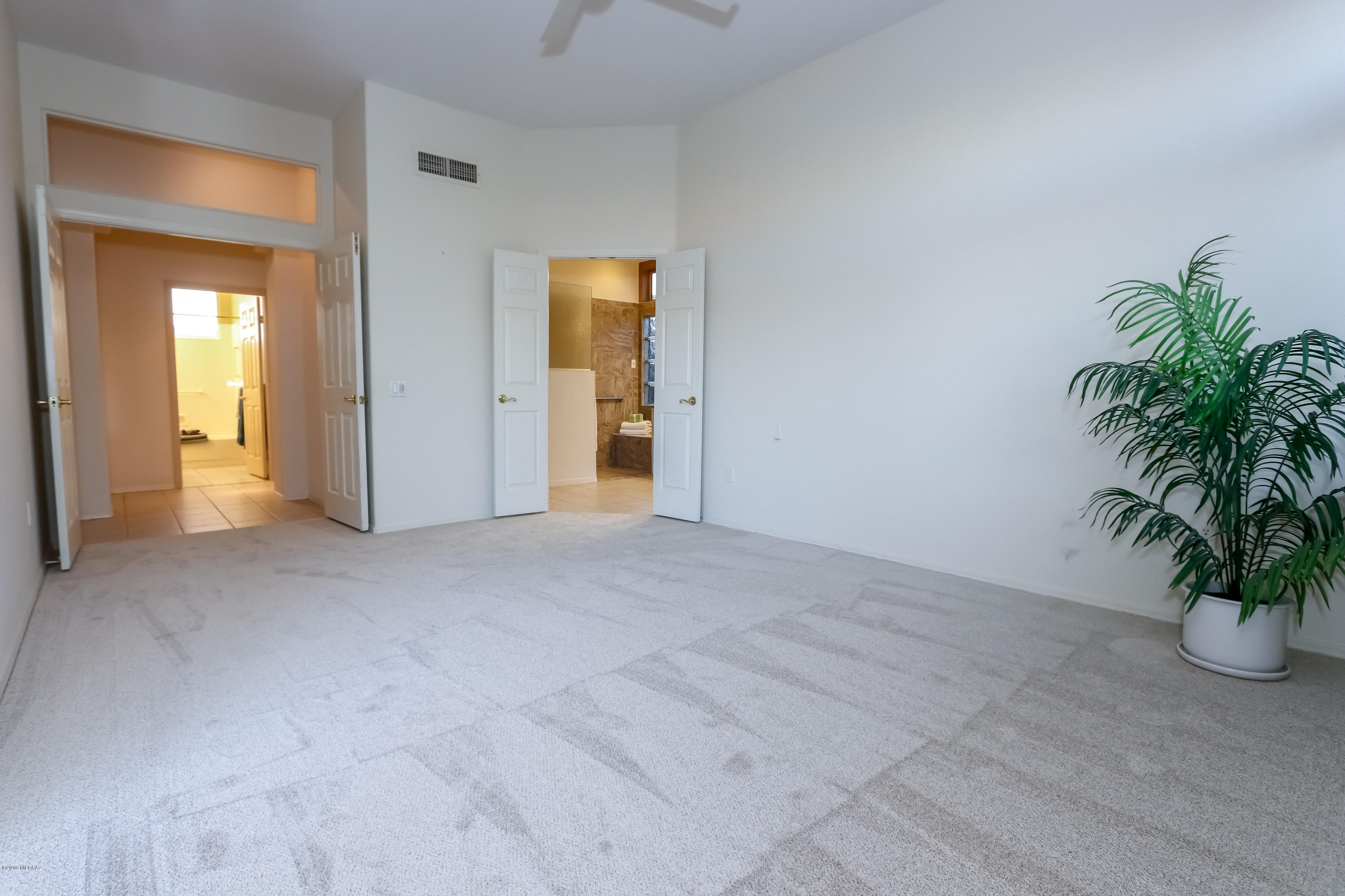 1845 E Somnolent Way