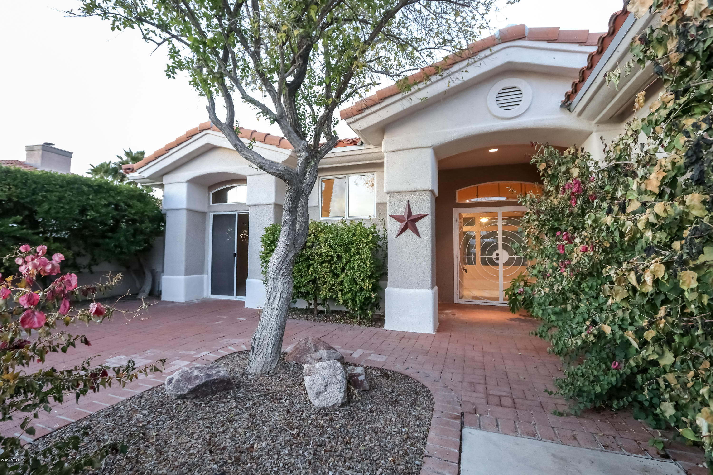 1845 E Somnolent Way