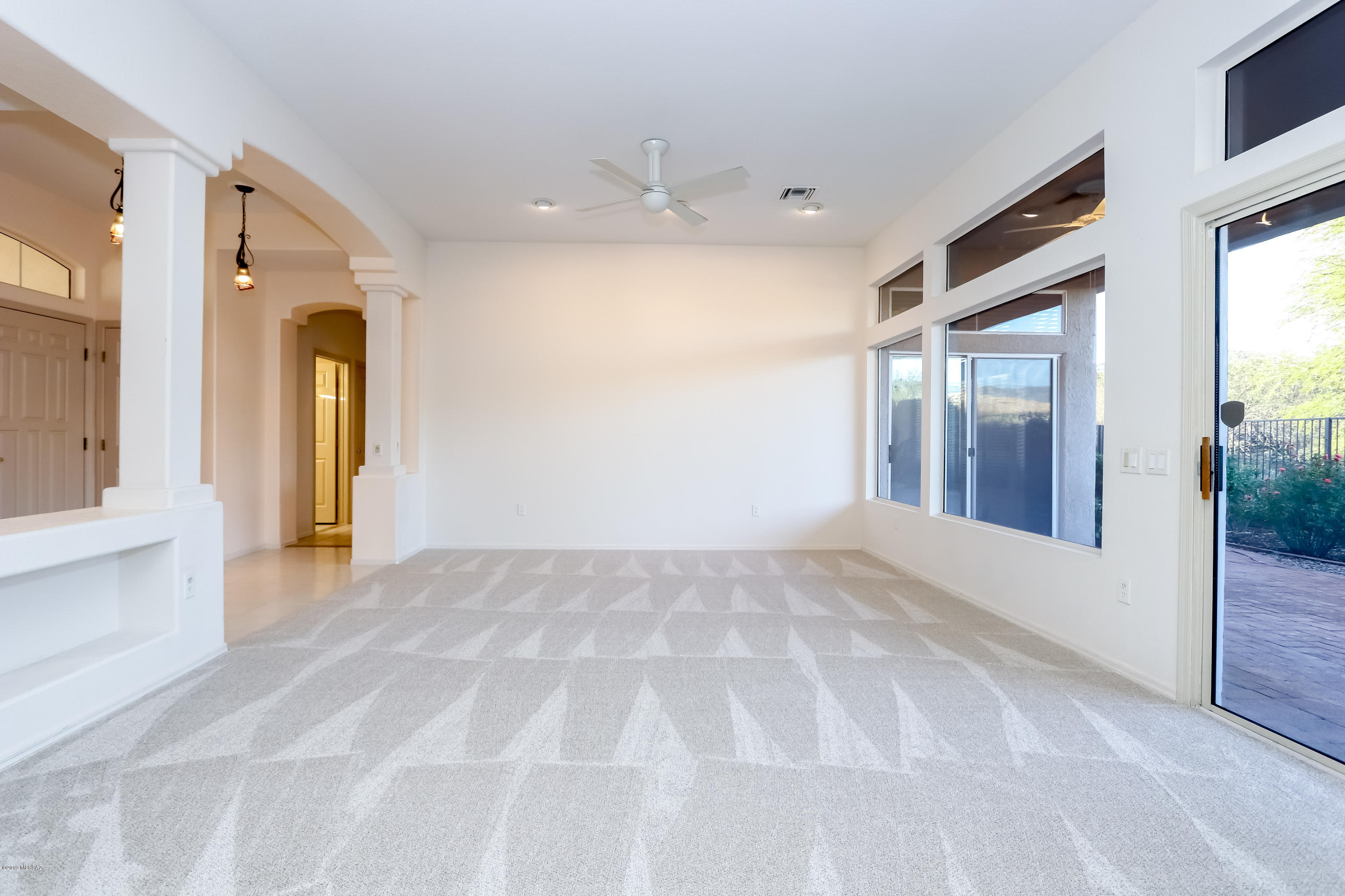 1845 E Somnolent Way