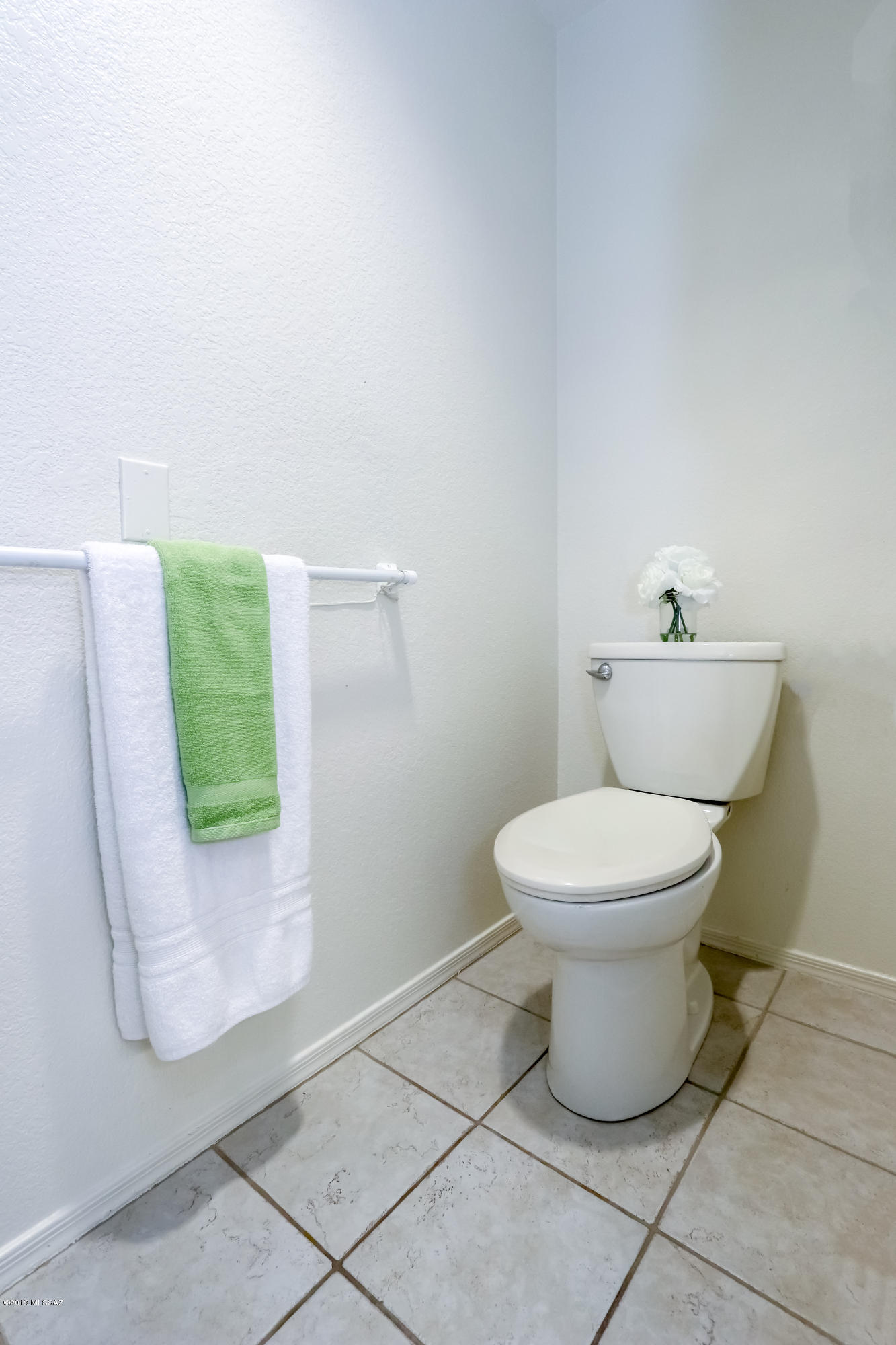 1845 E Somnolent Way