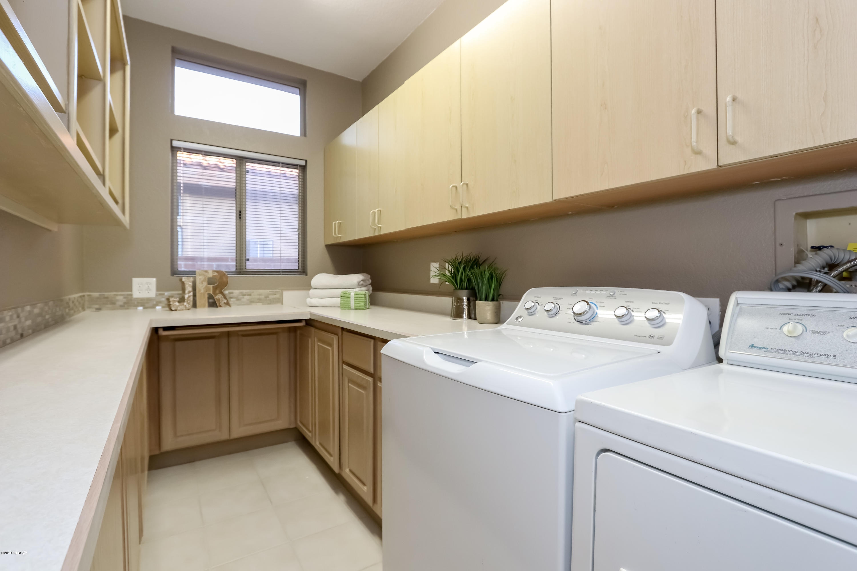 1845 E Somnolent Way