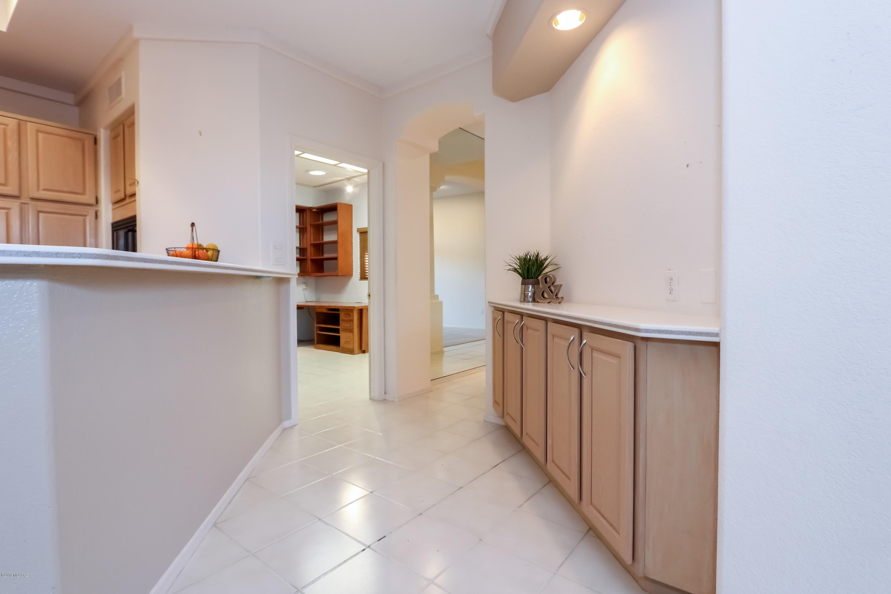 1845 E Somnolent Way