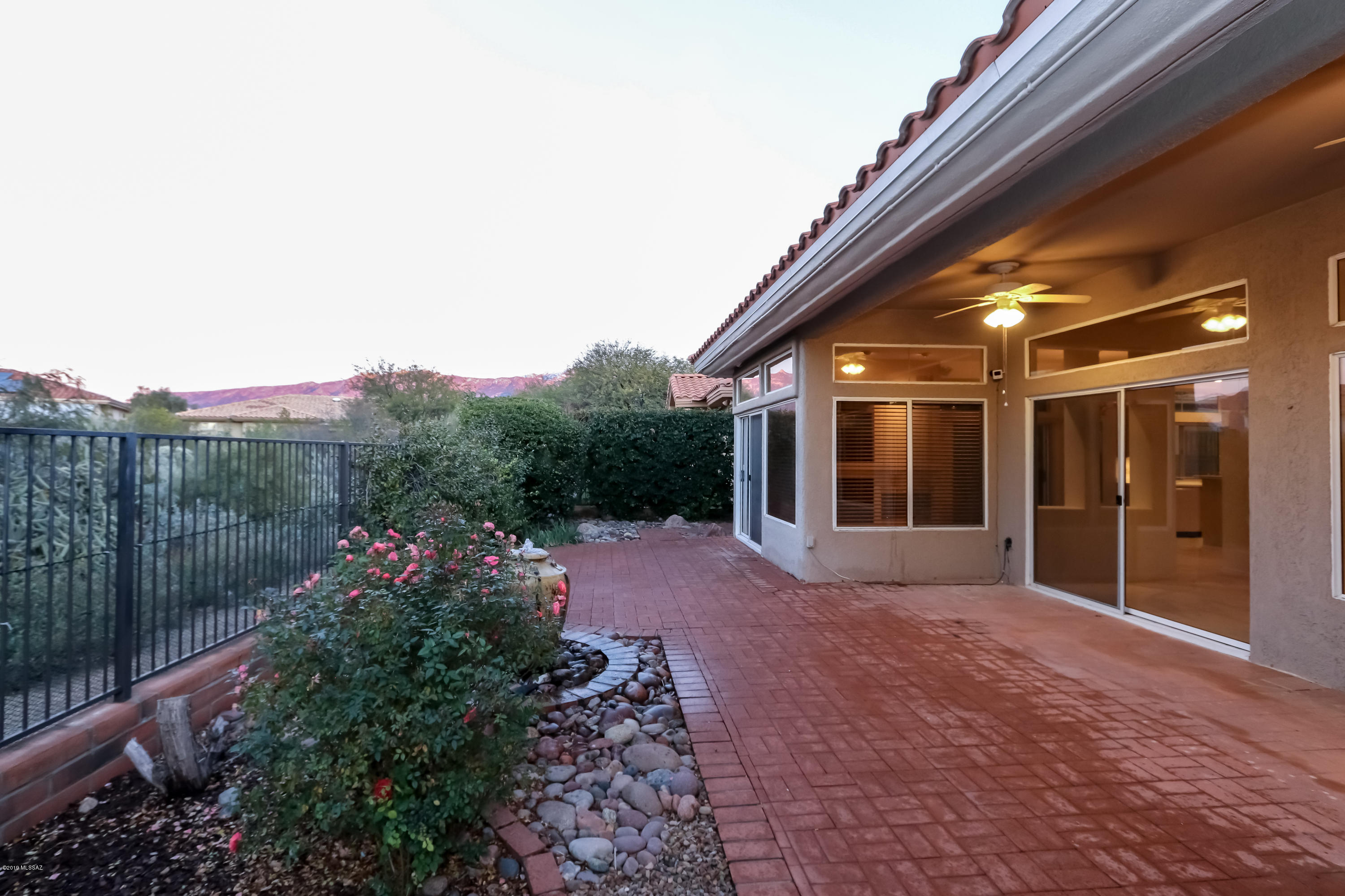 1845 E Somnolent Way