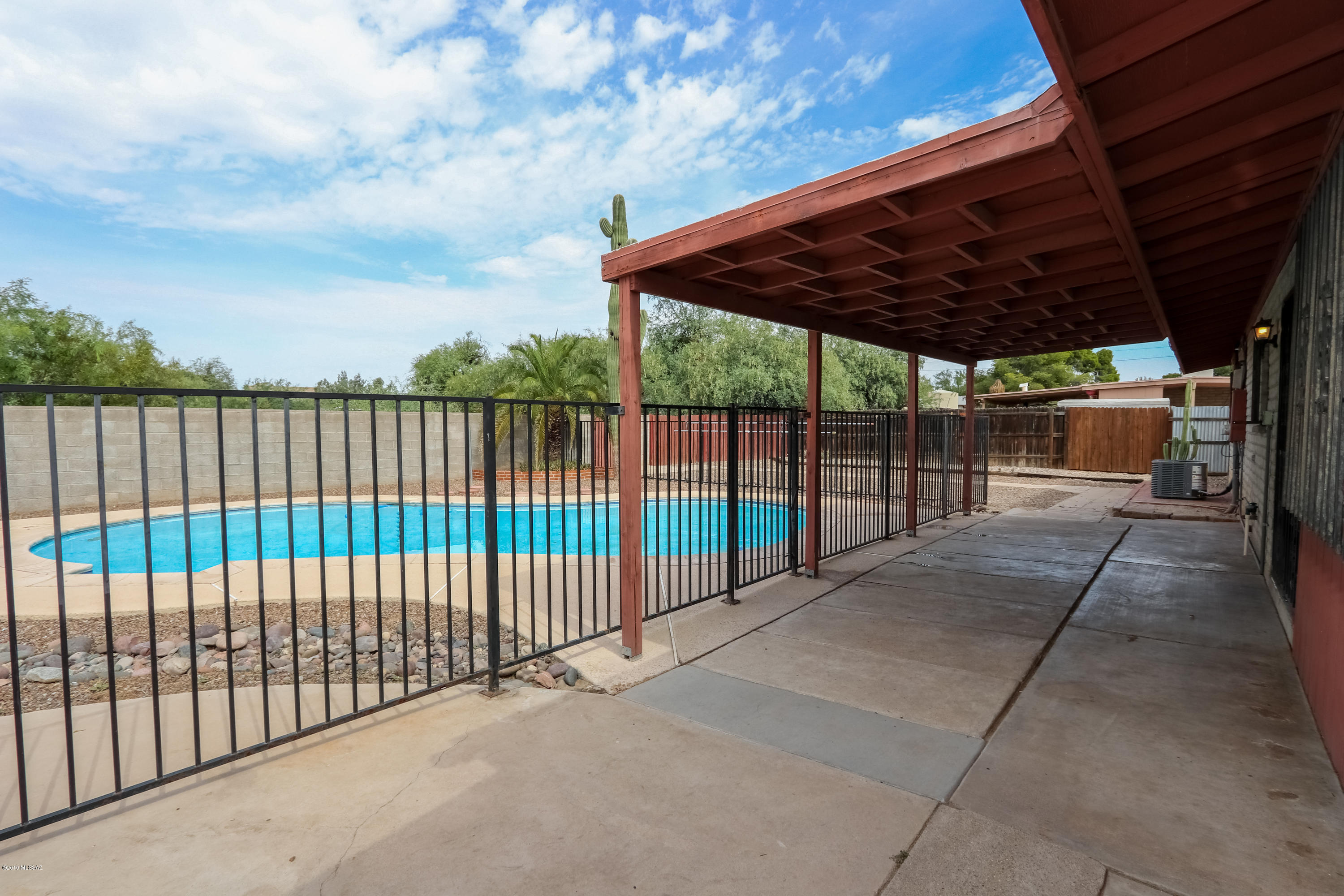 5945 N Antillon Place