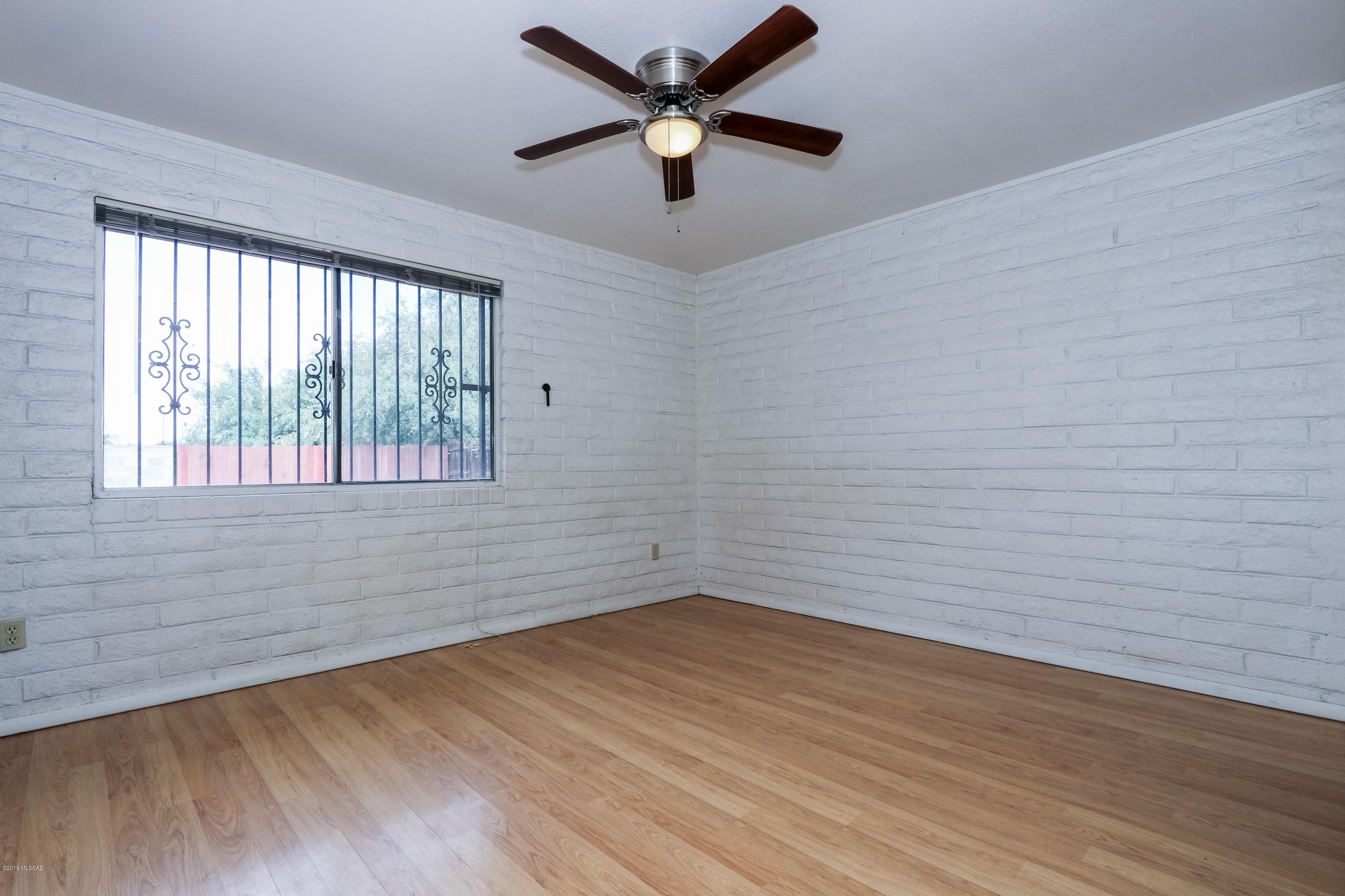 5945 N Antillon Place