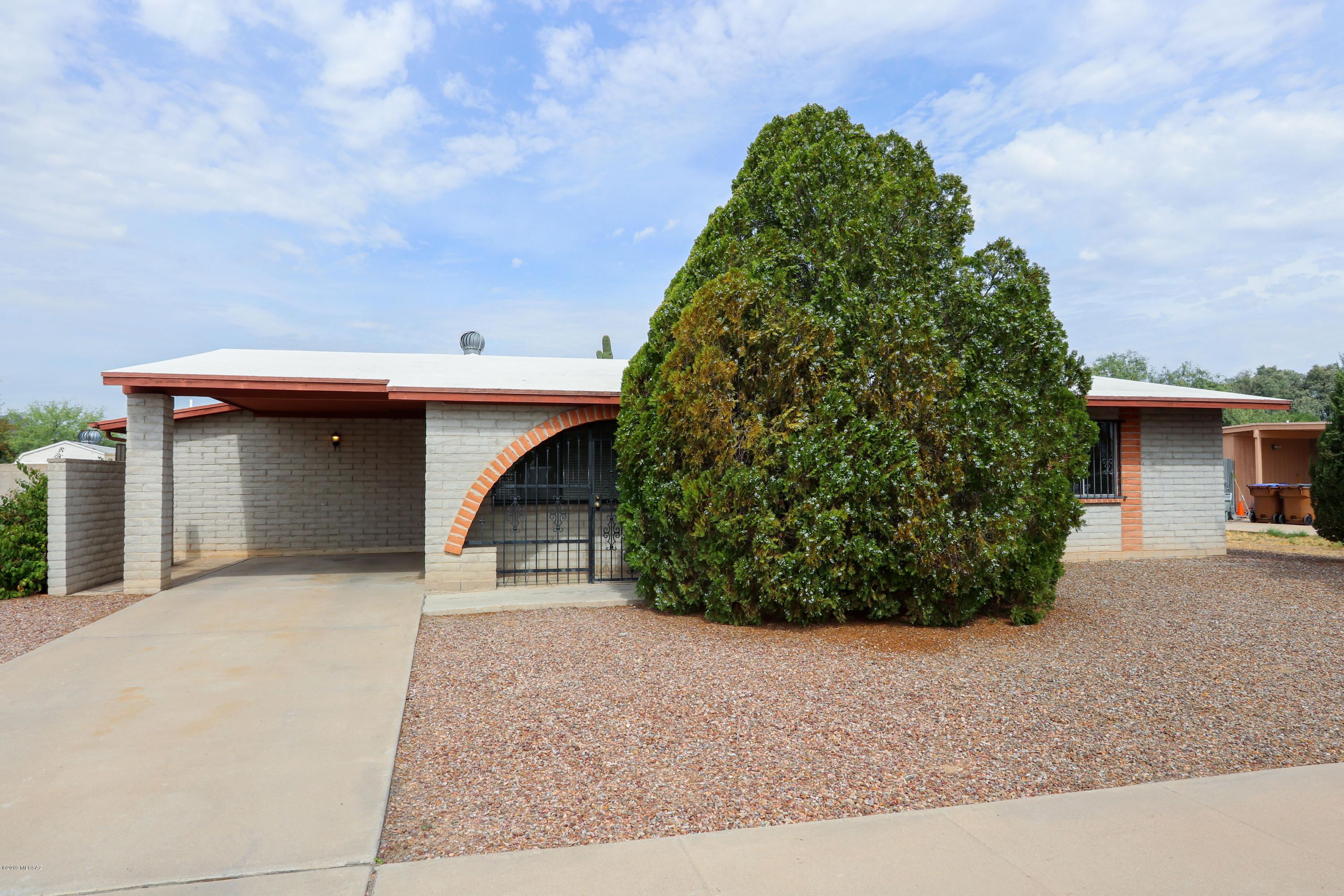 5945 N Antillon Place