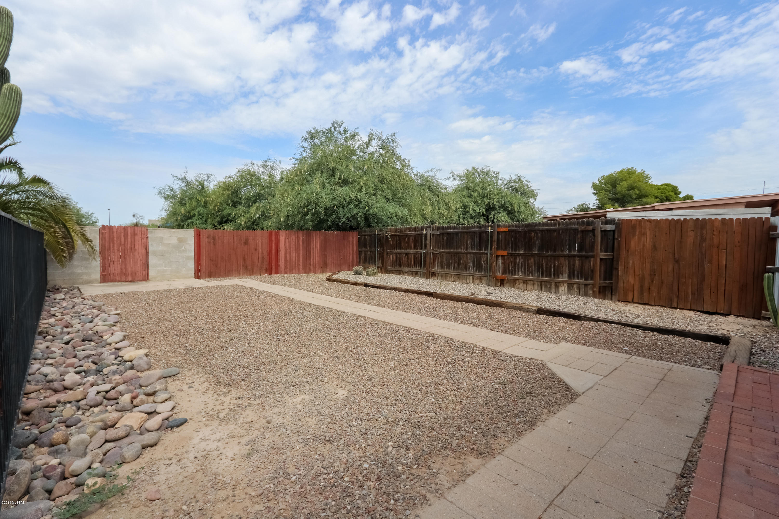 5945 N Antillon Place