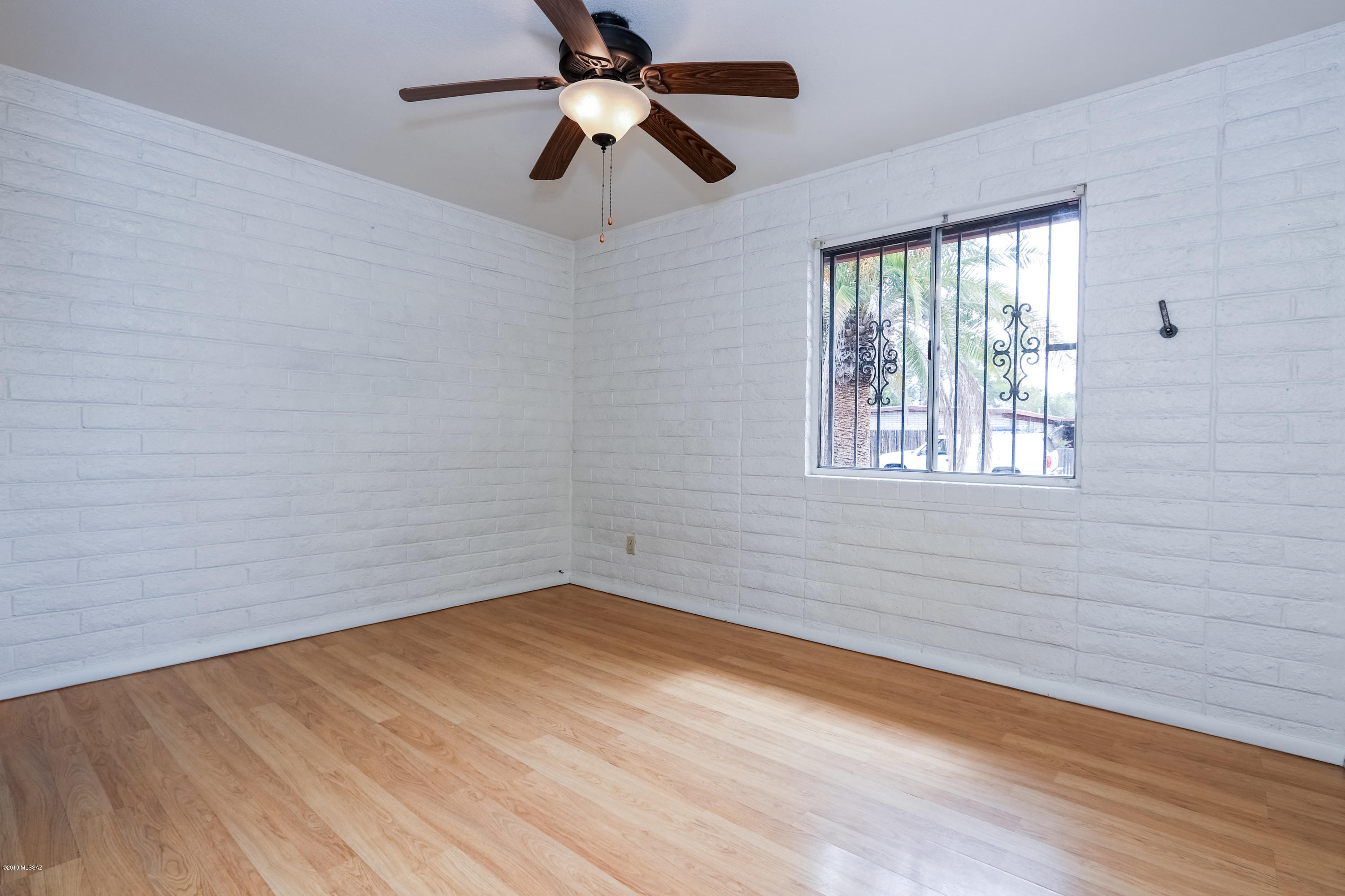 5945 N Antillon Place