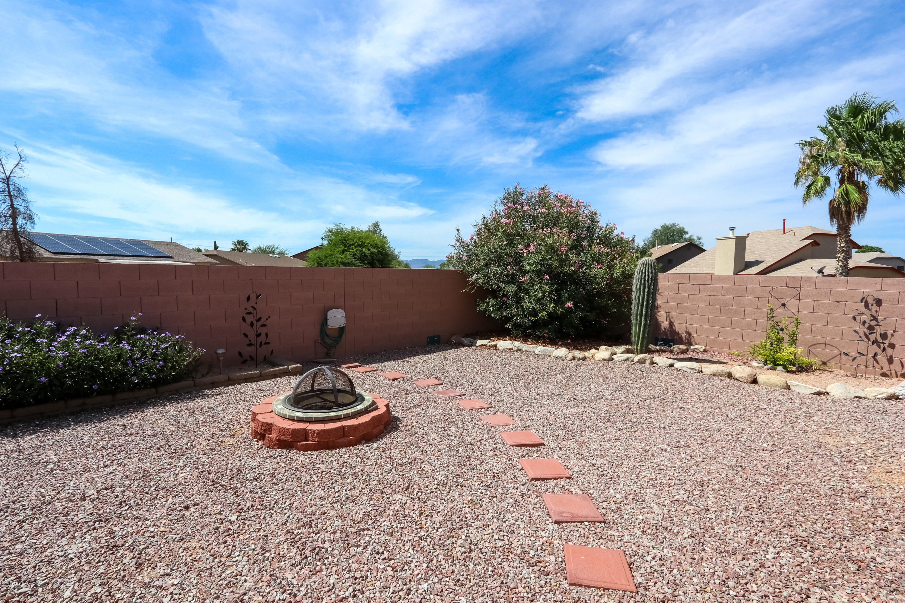 9690 N Donegal Place