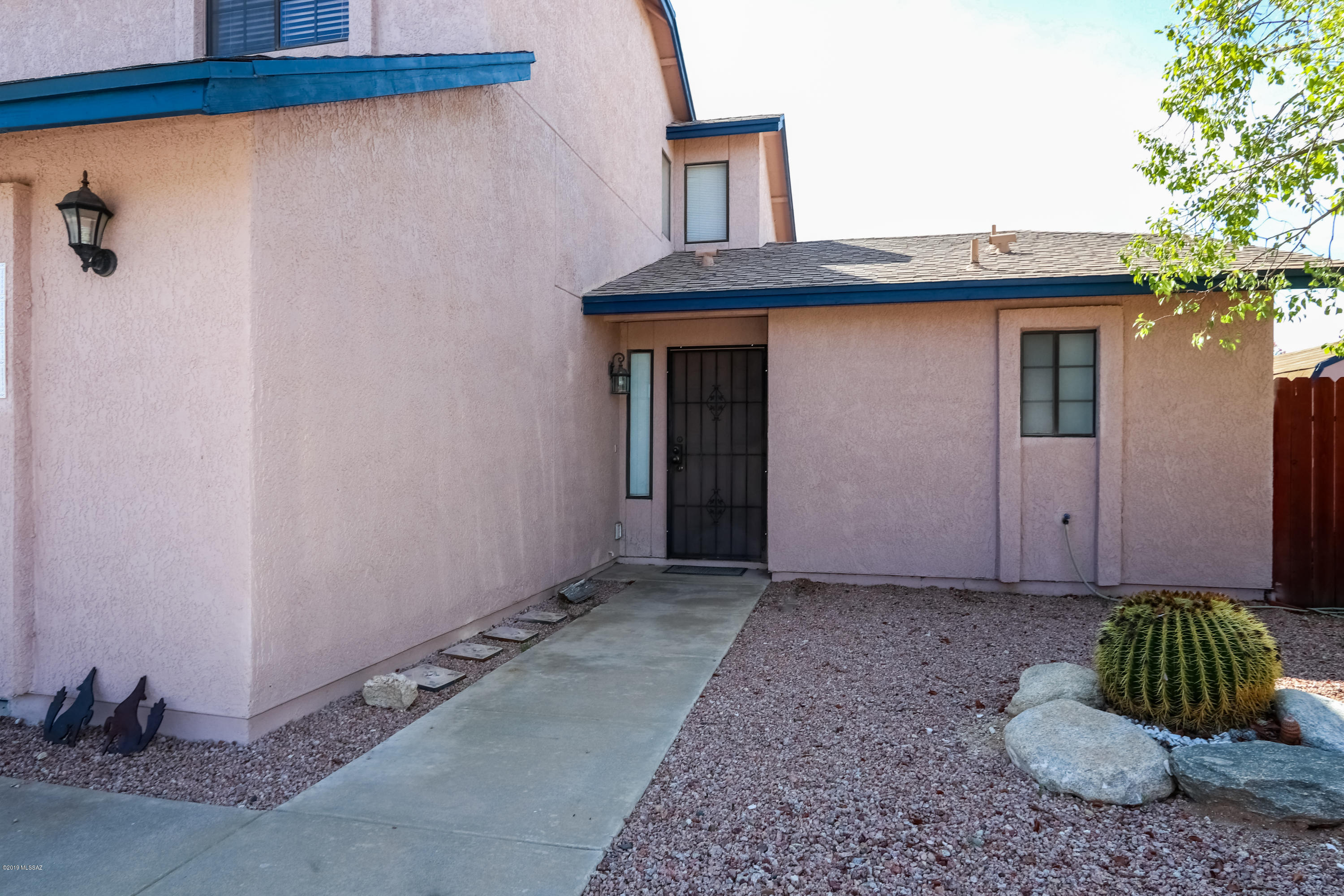 9690 N Donegal Place