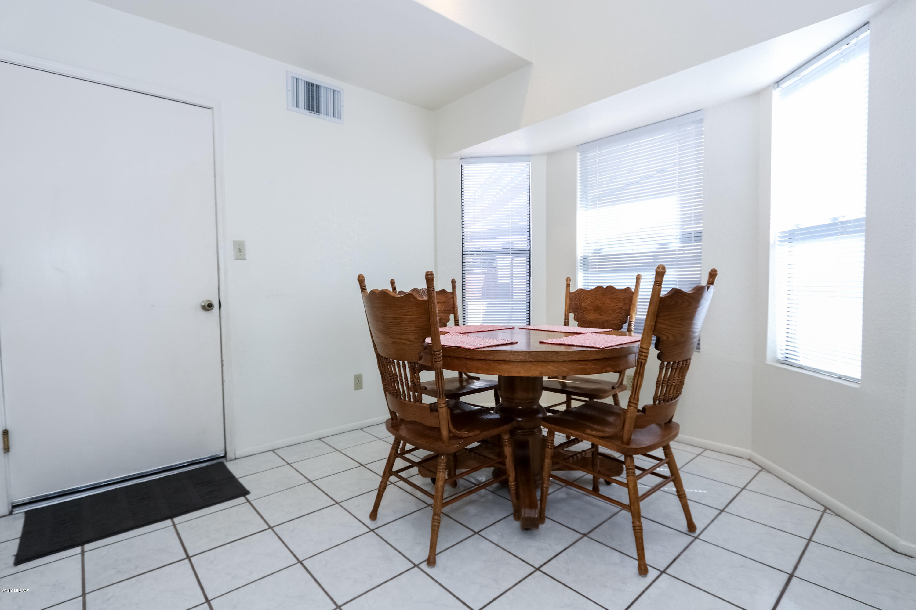 9690 N Donegal Place