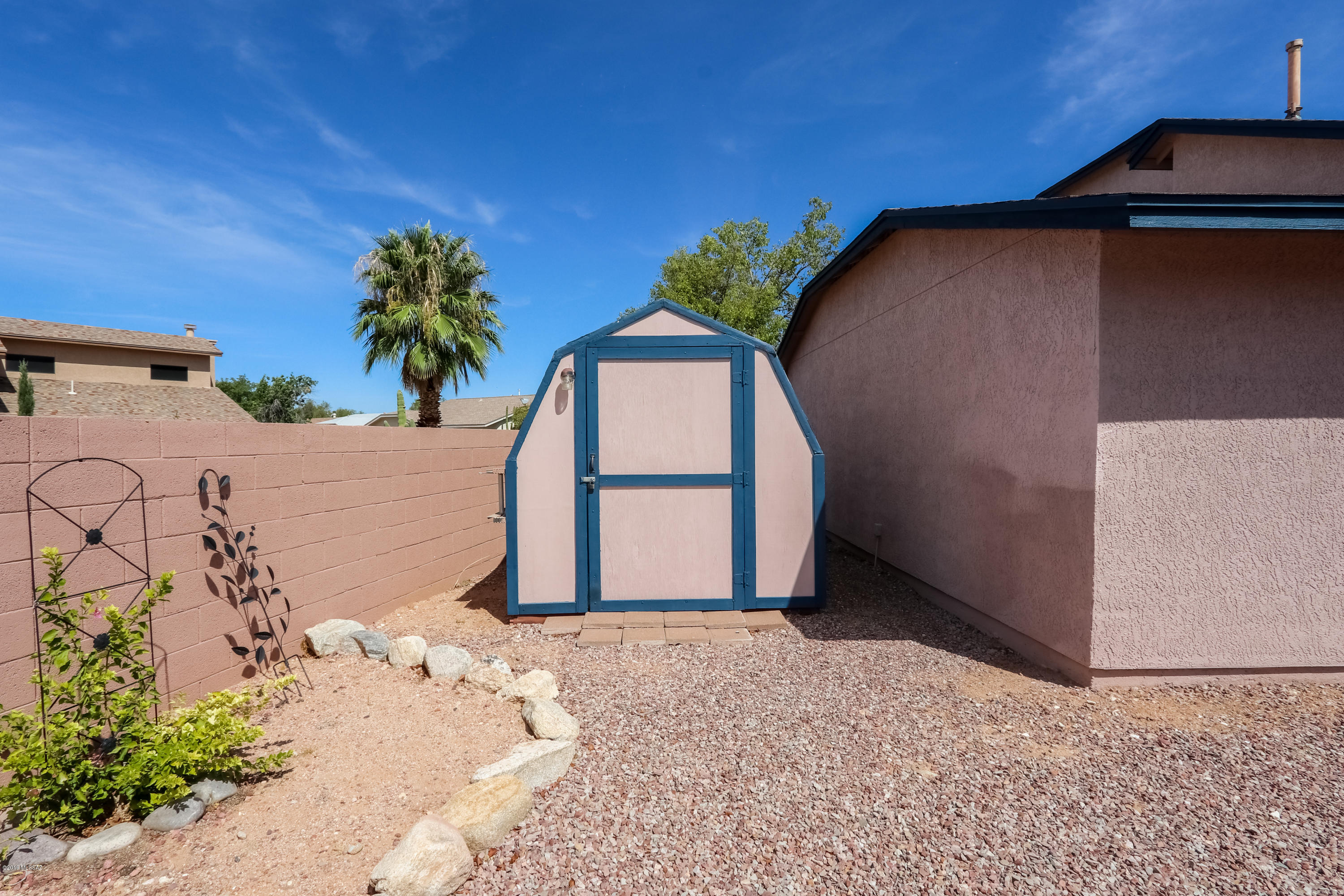 9690 N Donegal Place