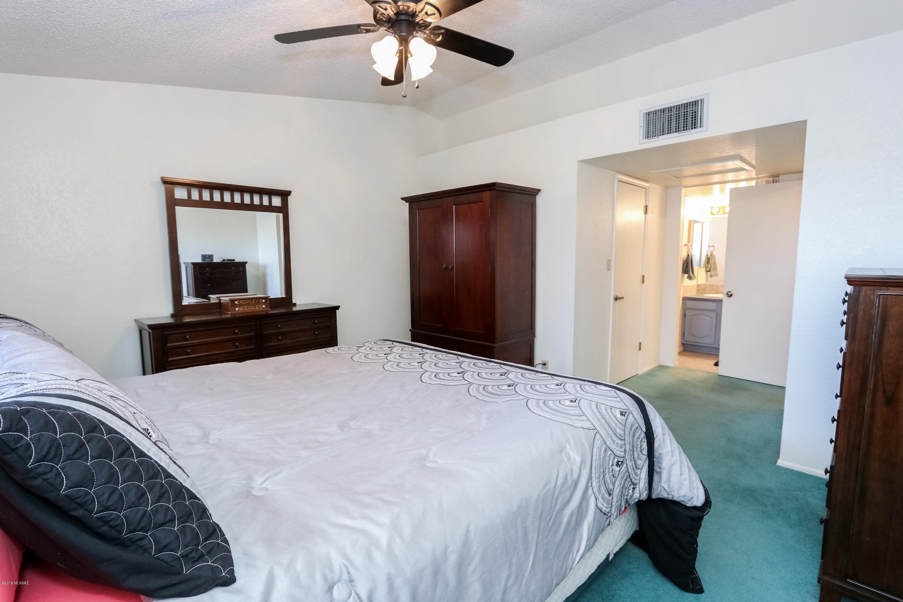 9690 N Donegal Place