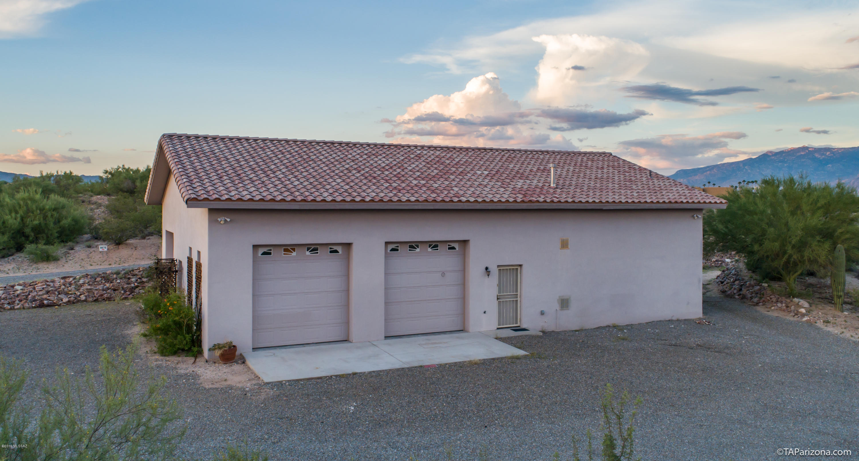 9610 N Camino Del Plata