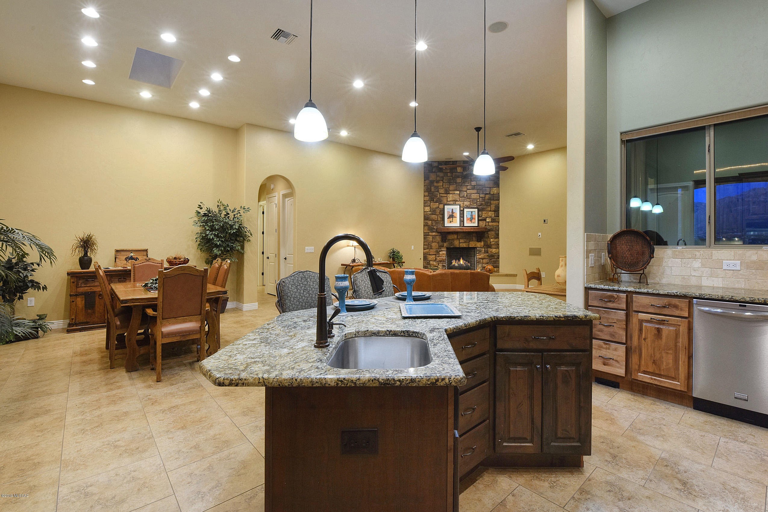 9610 N Camino Del Plata