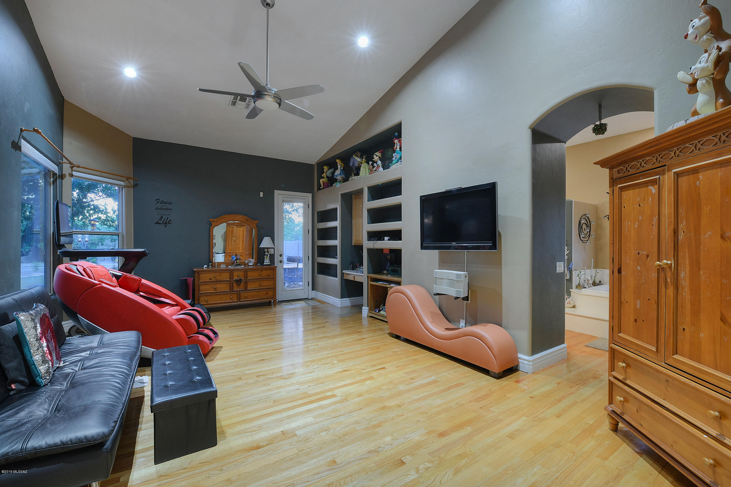 10065 N Ironwood Oasis Place