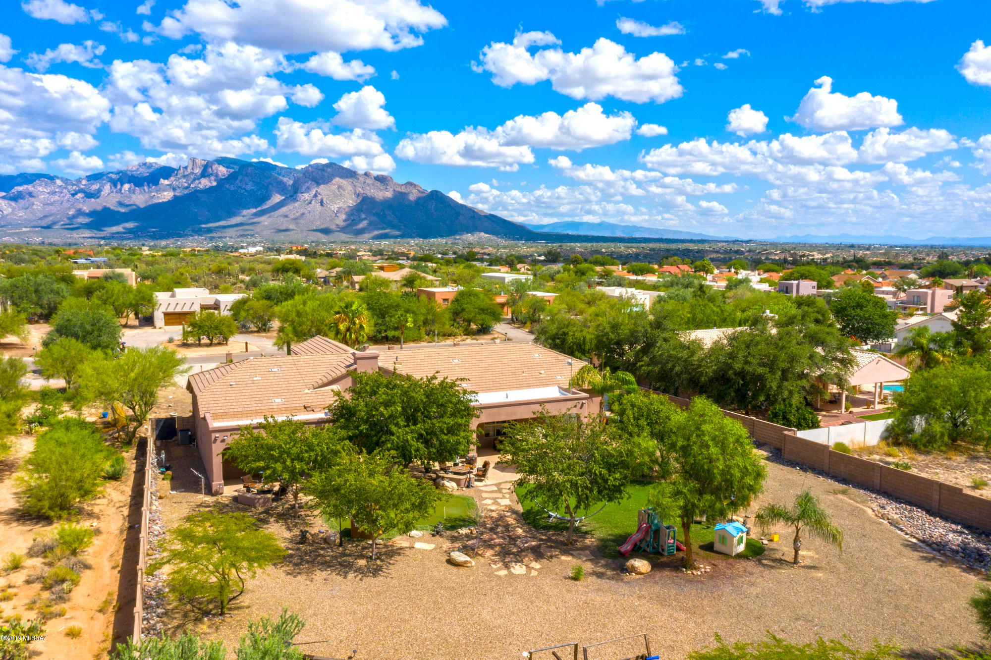 10065 N Ironwood Oasis Place