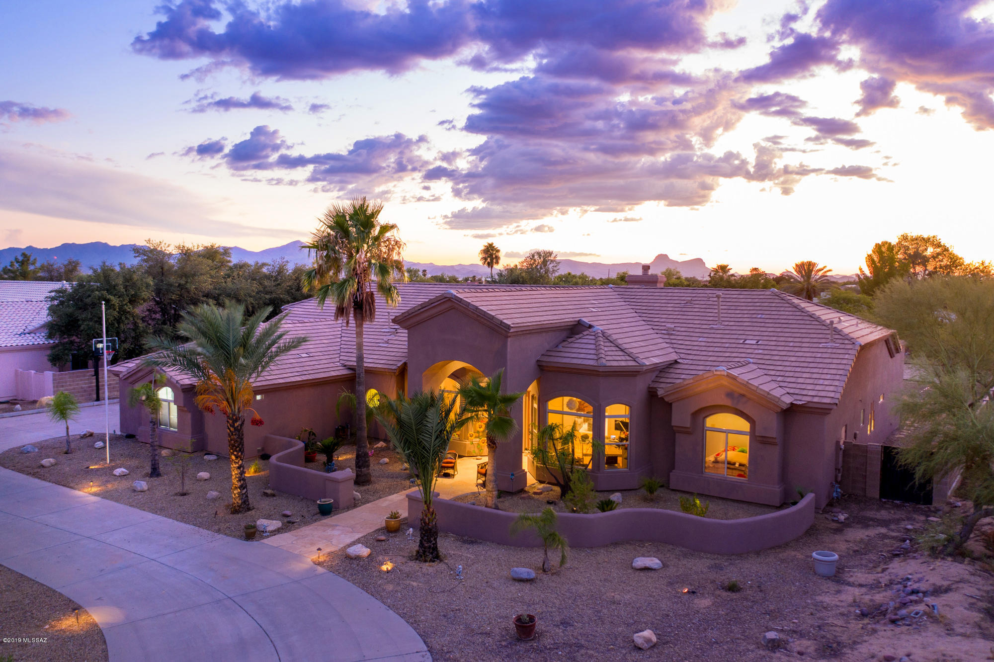 10065 N Ironwood Oasis Place