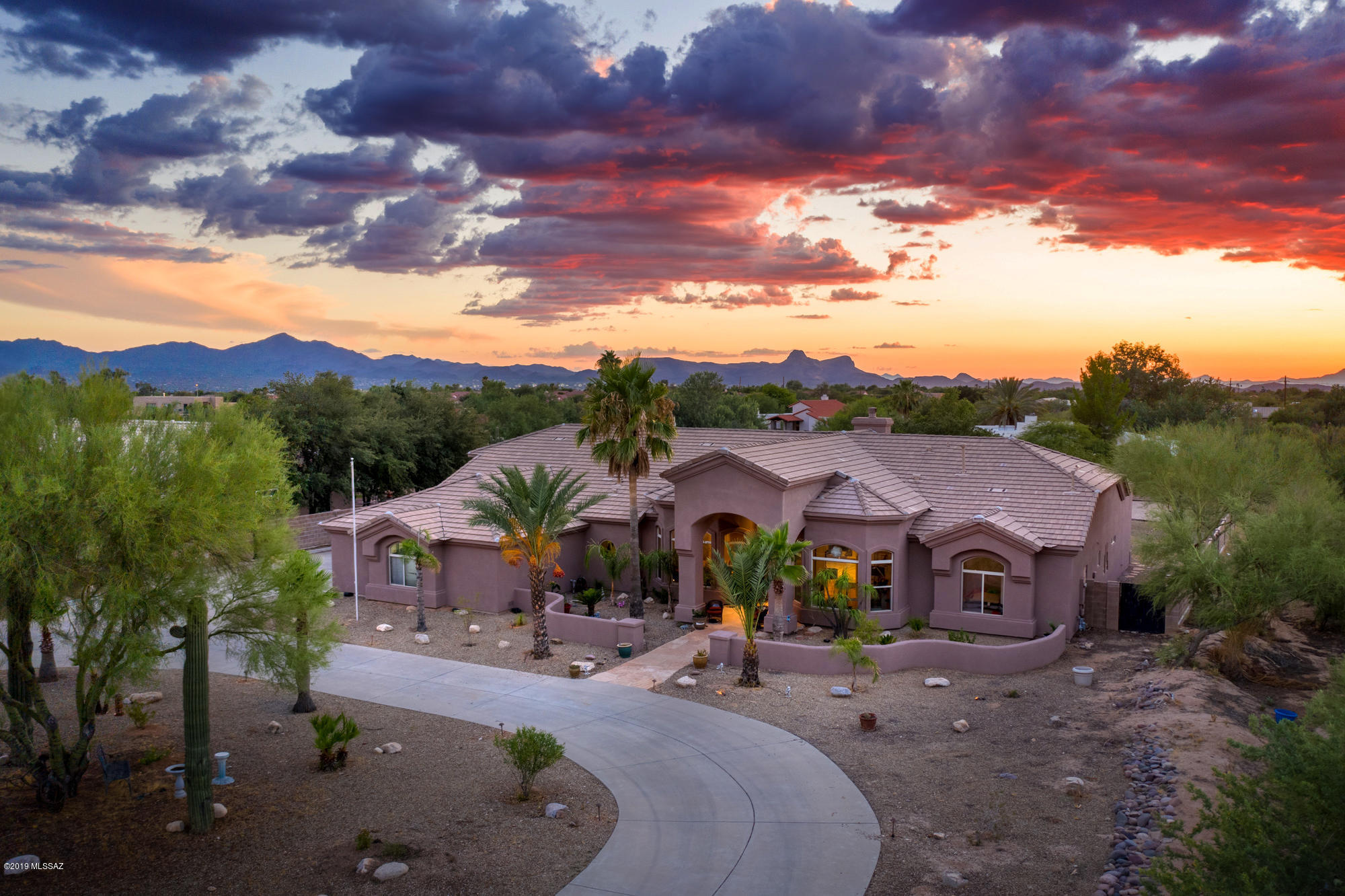 10065 N Ironwood Oasis Place