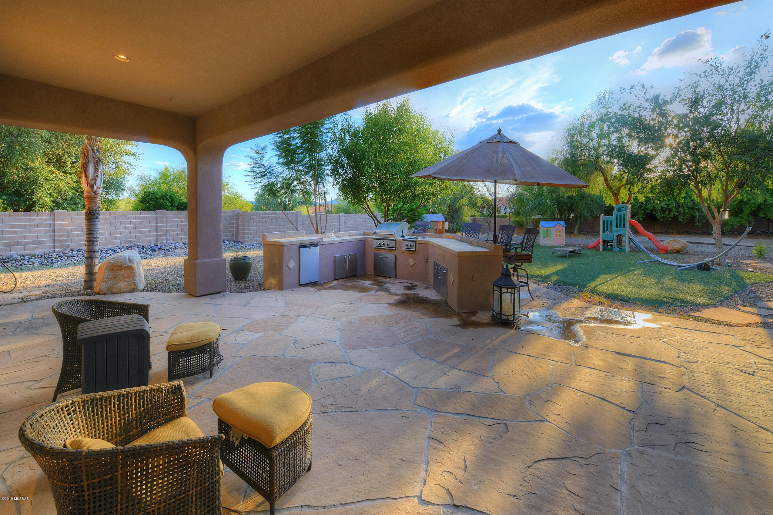 10065 N Ironwood Oasis Place