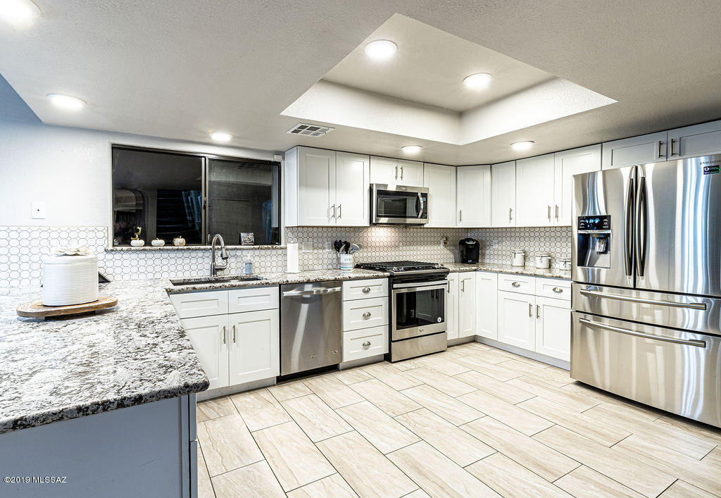 12555 N Copper Queen Way