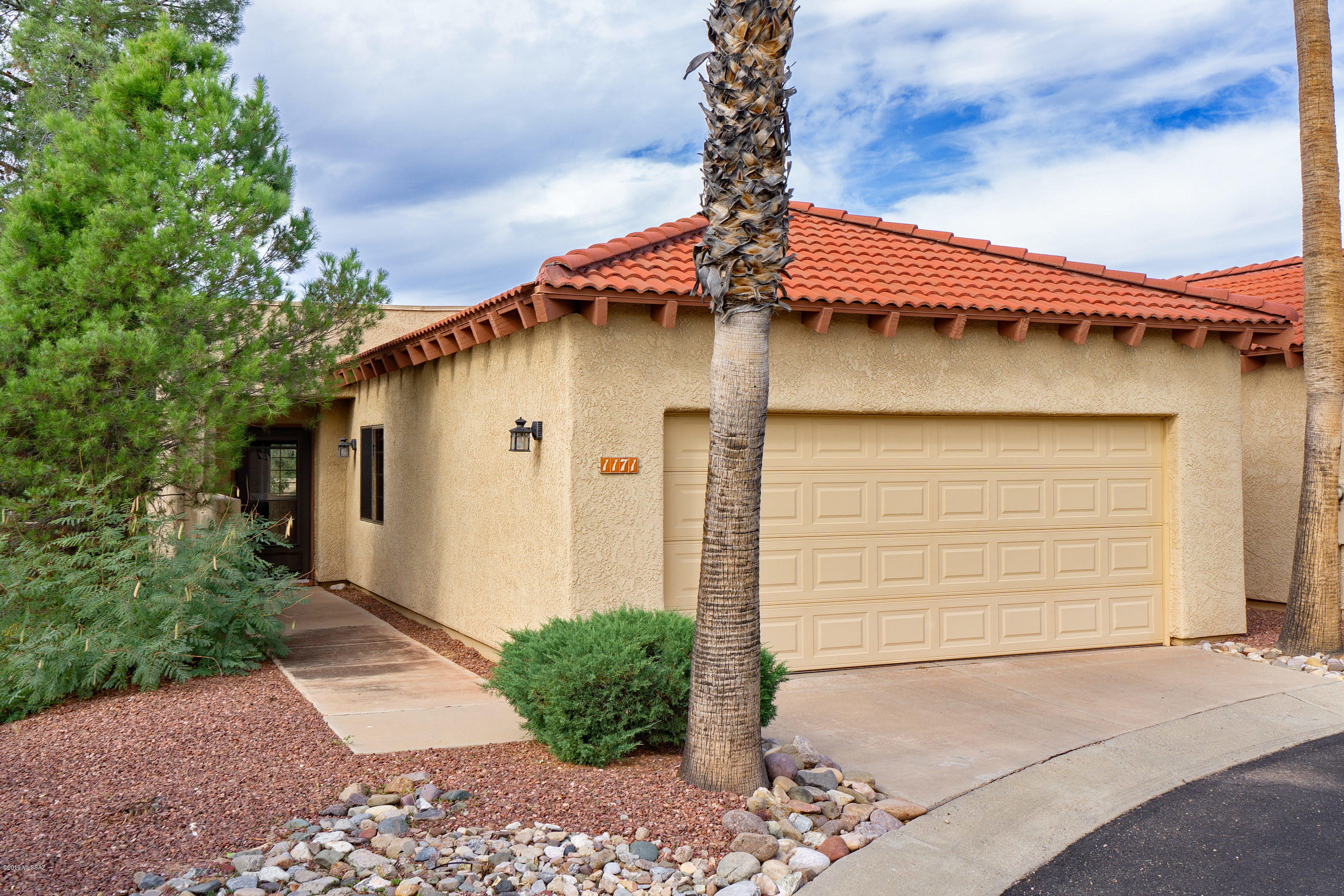 1171 N Corinthian Place