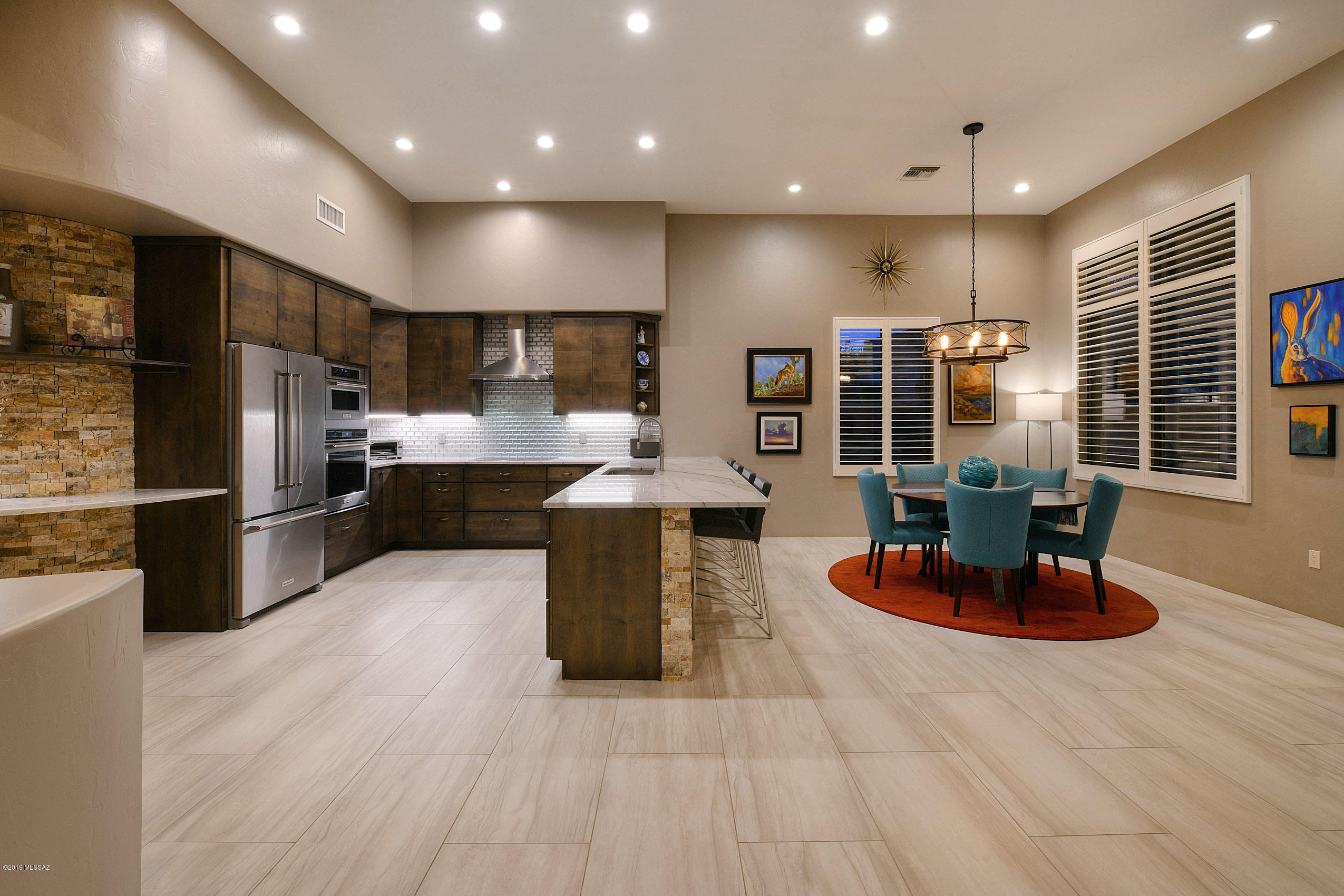 990 W Par Four Drive