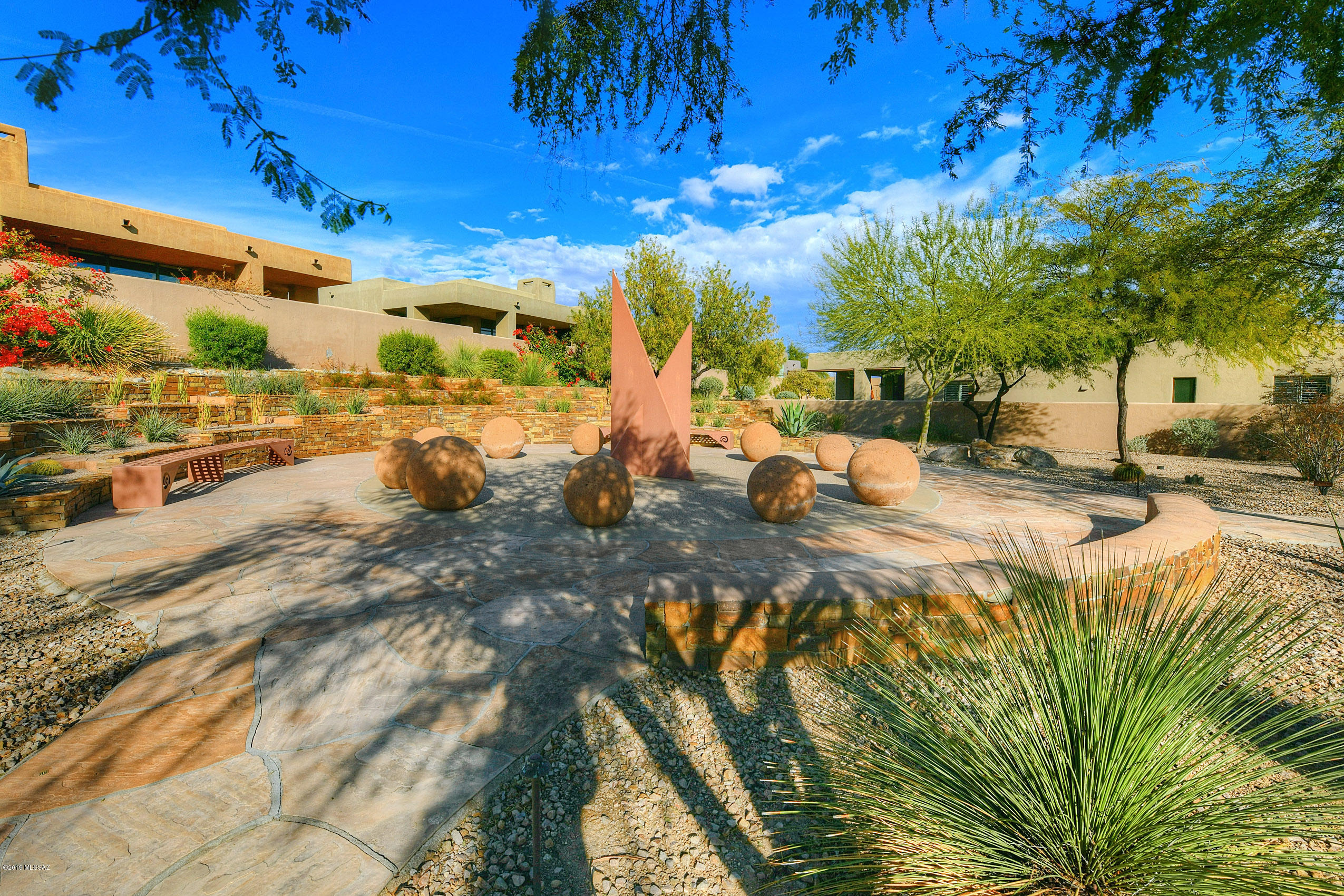 990 W Par Four Drive