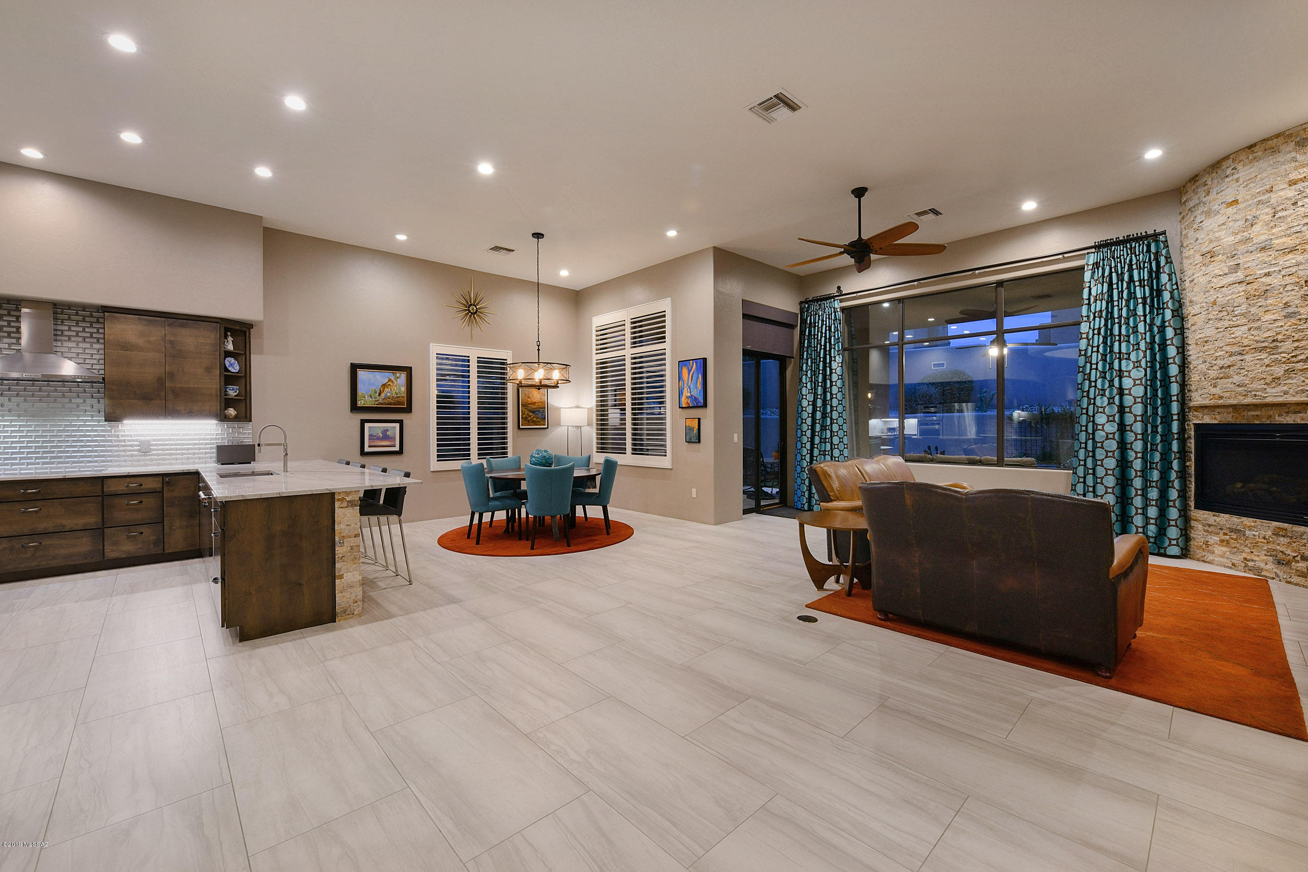 990 W Par Four Drive