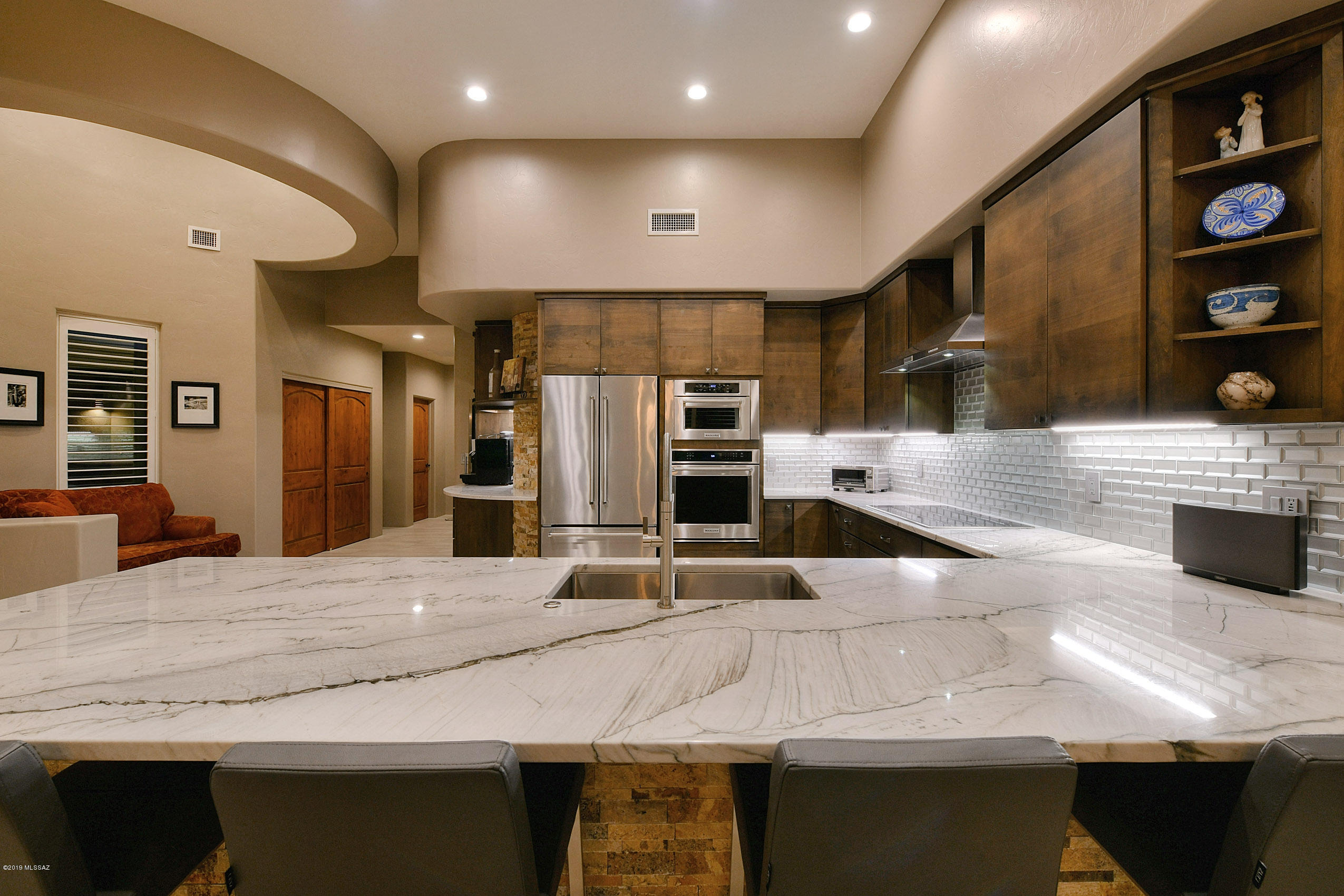 990 W Par Four Drive