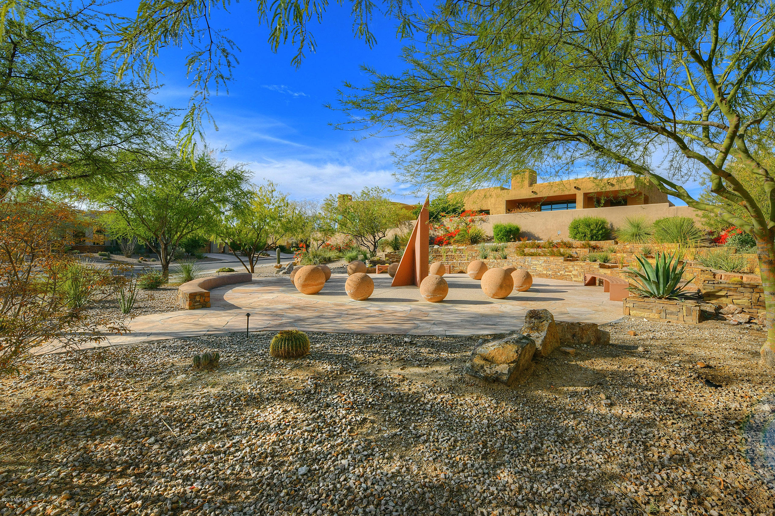 990 W Par Four Drive