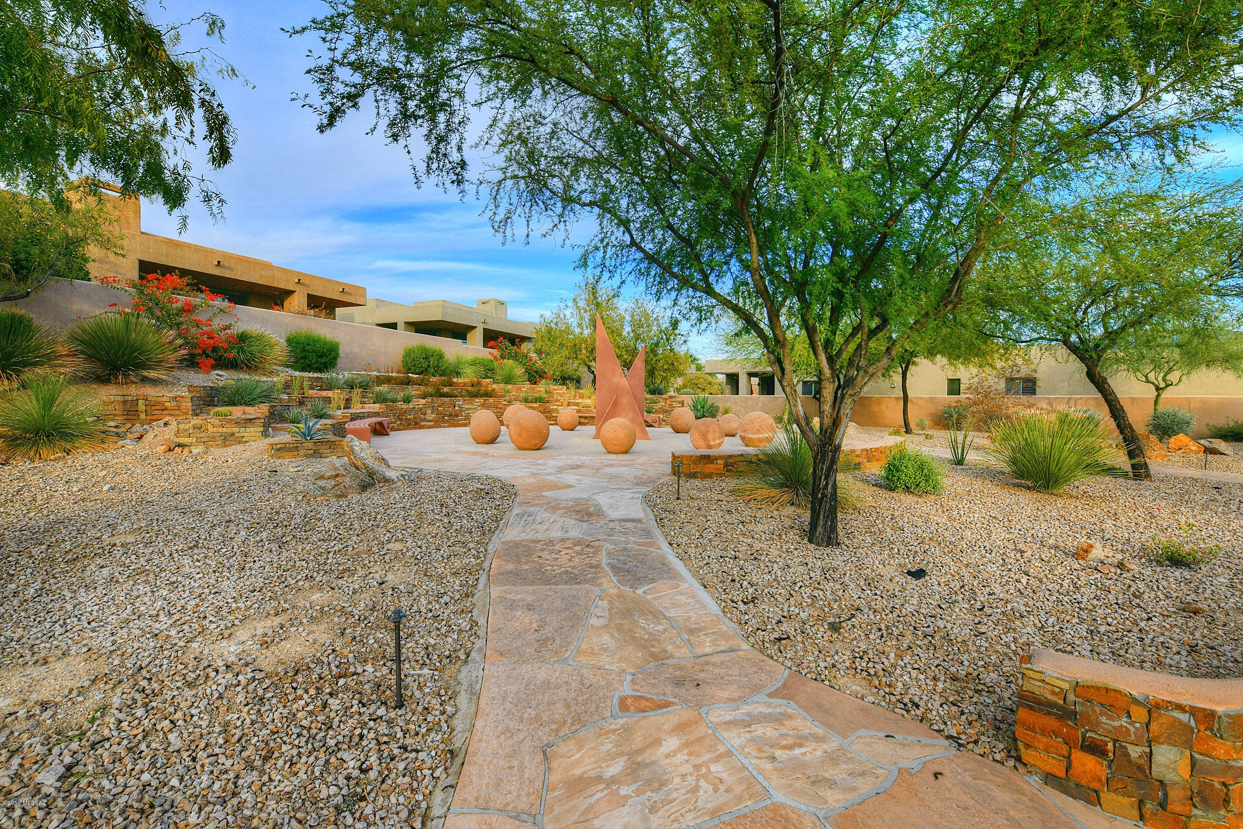 990 W Par Four Drive