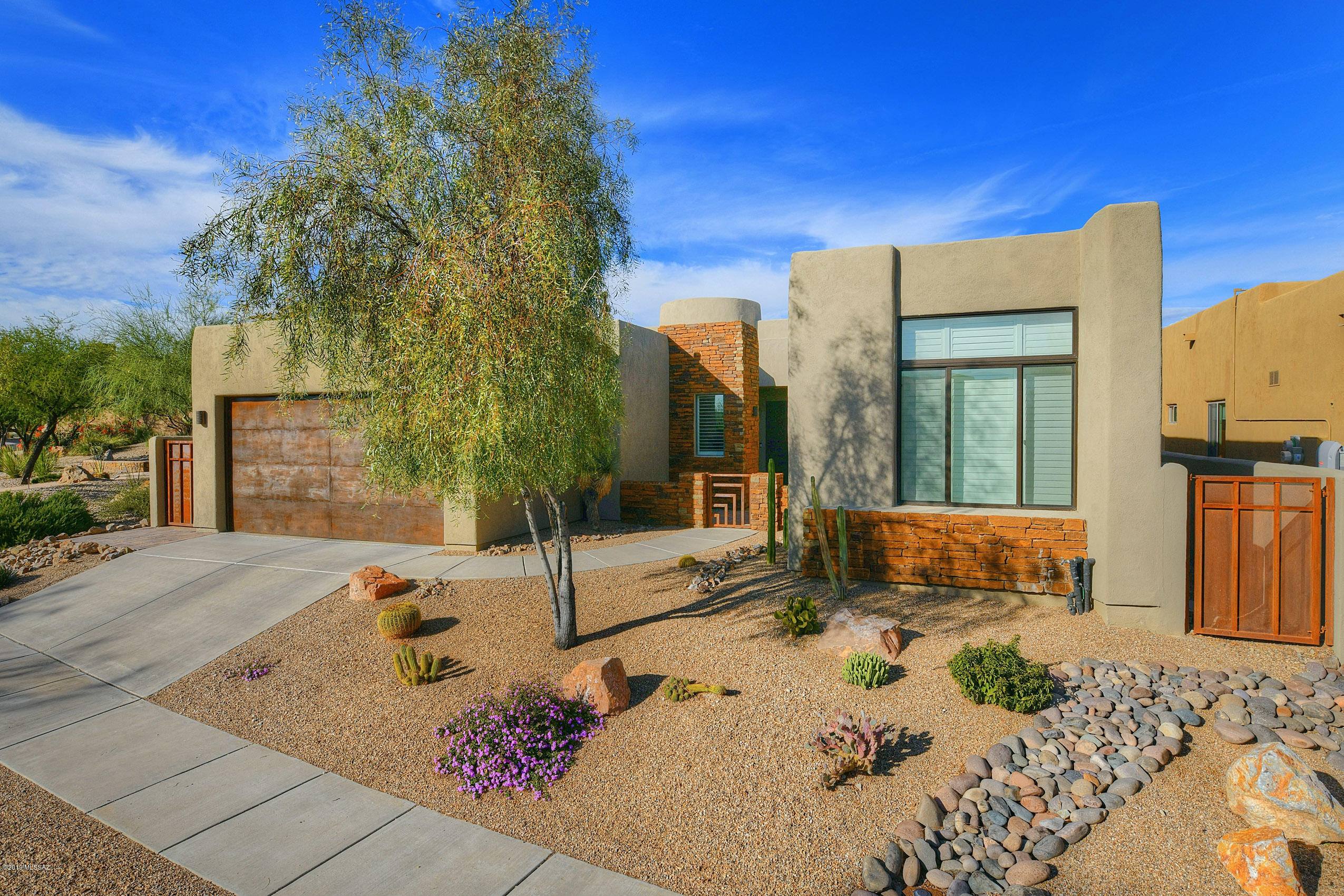 990 W Par Four Drive