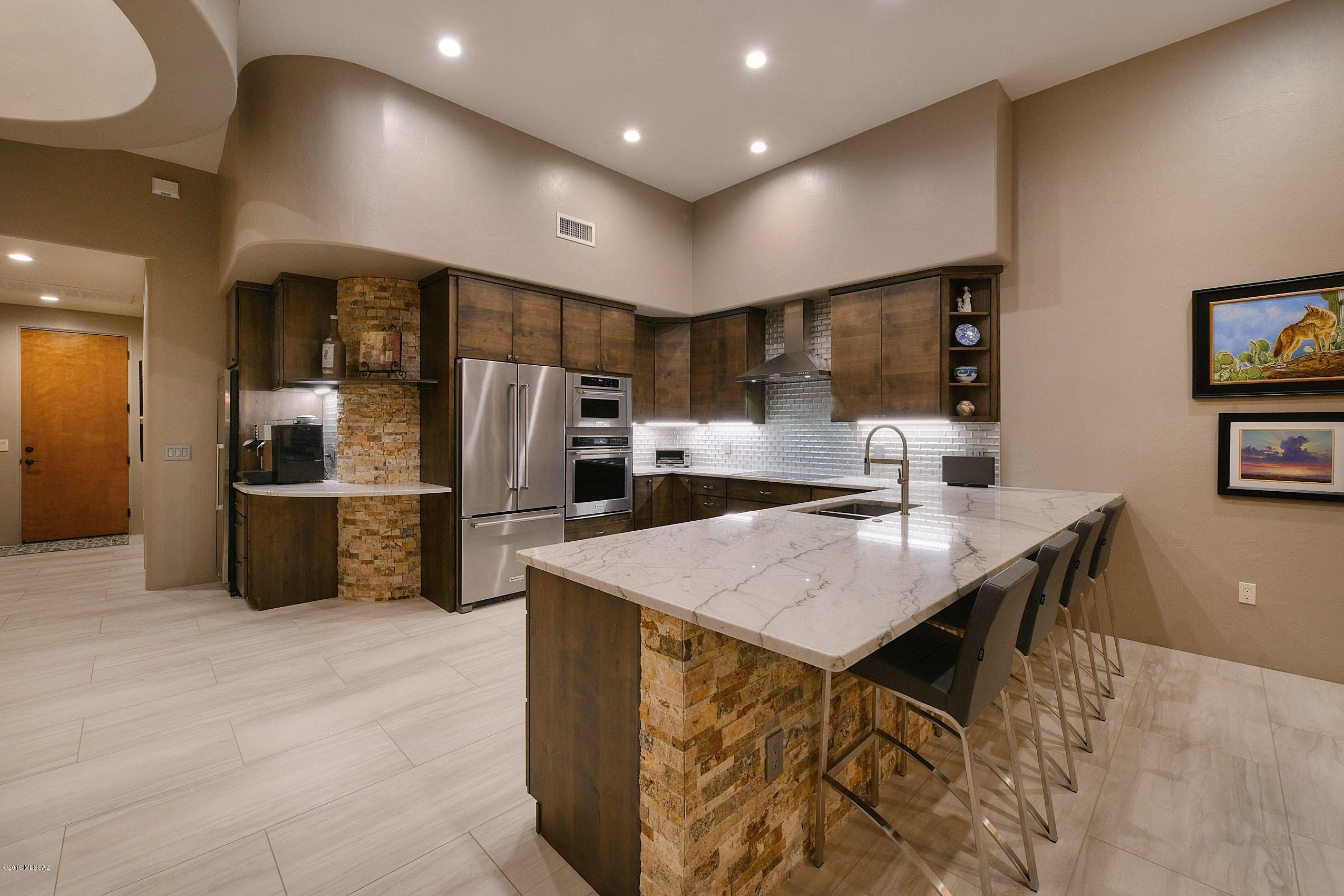 990 W Par Four Drive