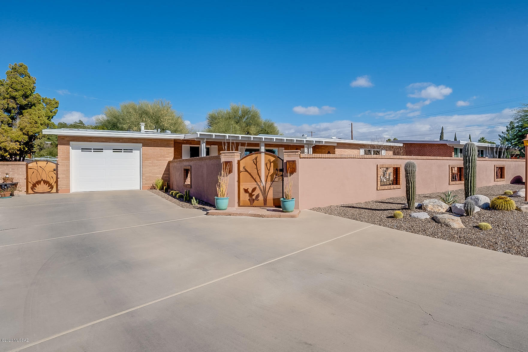 5851 E Hampton Street