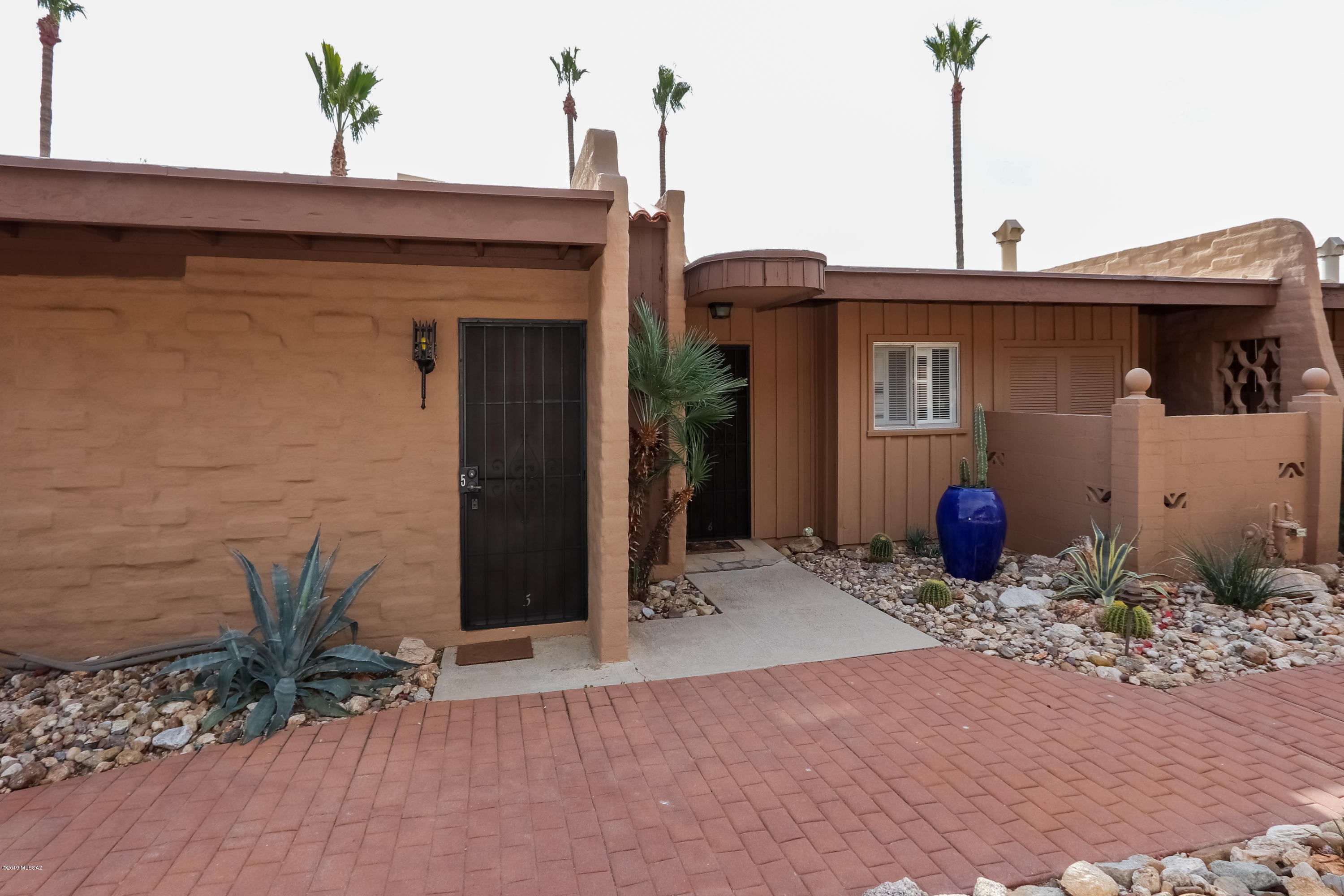 5251 E Mission Hill Drive Unit: 16/17