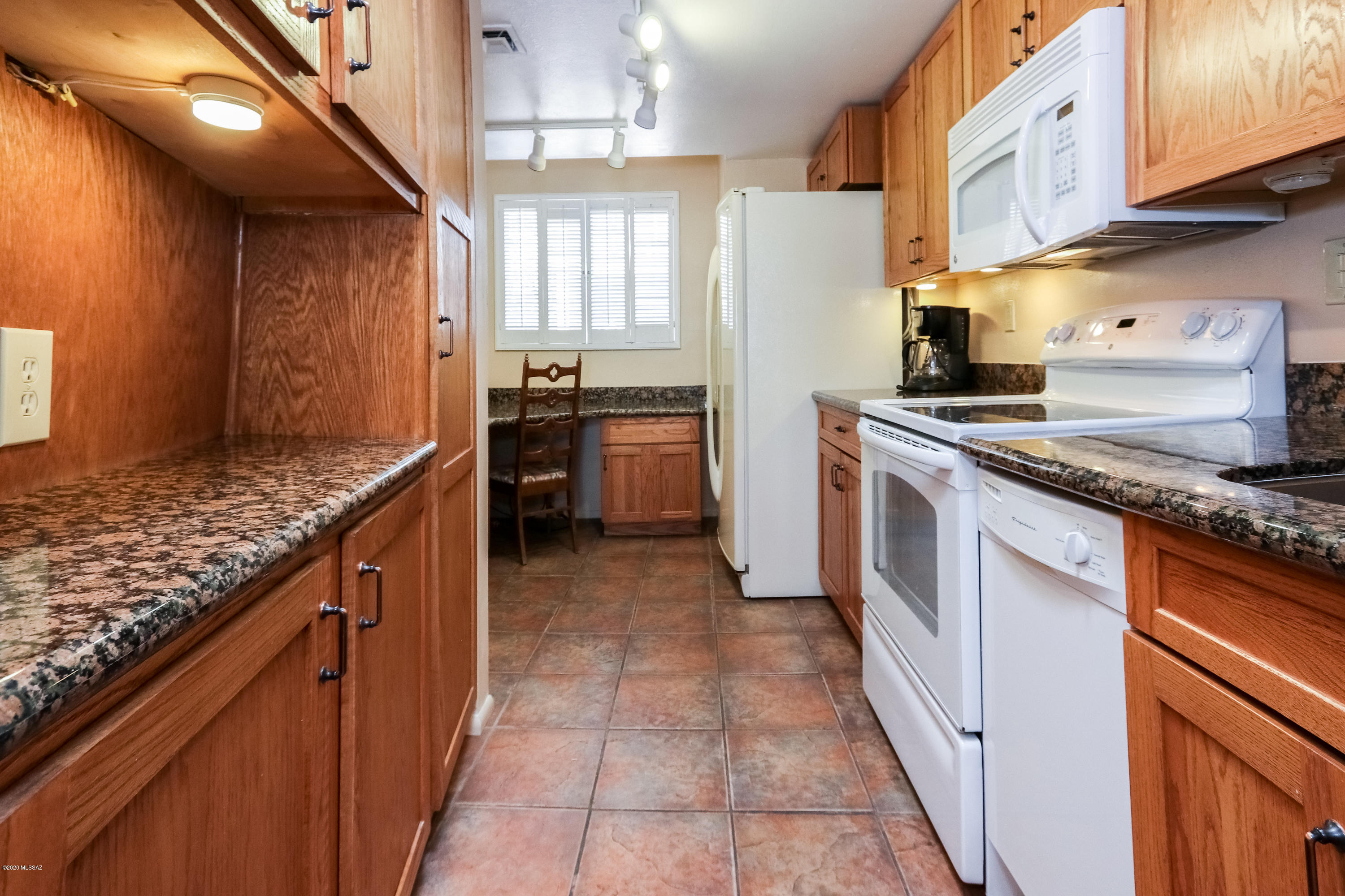 5251 E Mission Hill Drive Unit: 16/17