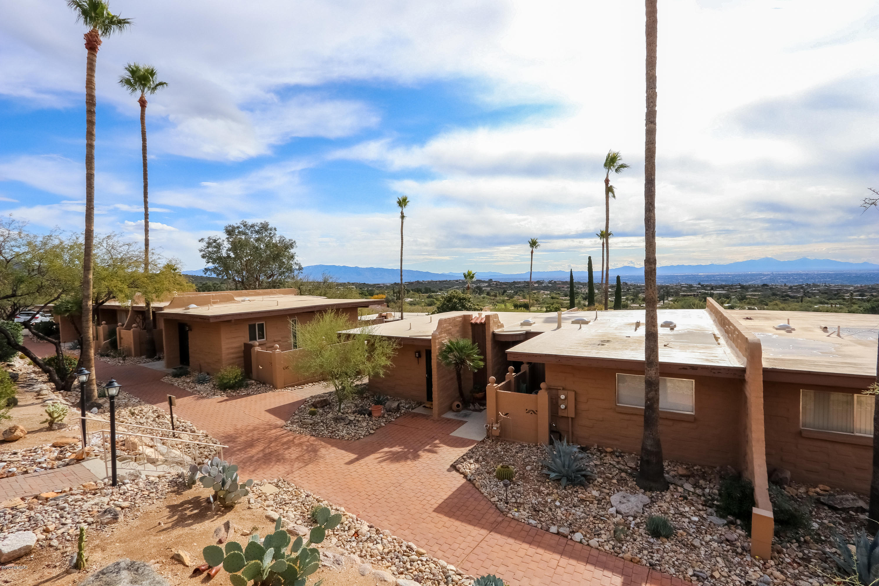 5251 E Mission Hill Drive Unit: 16/17