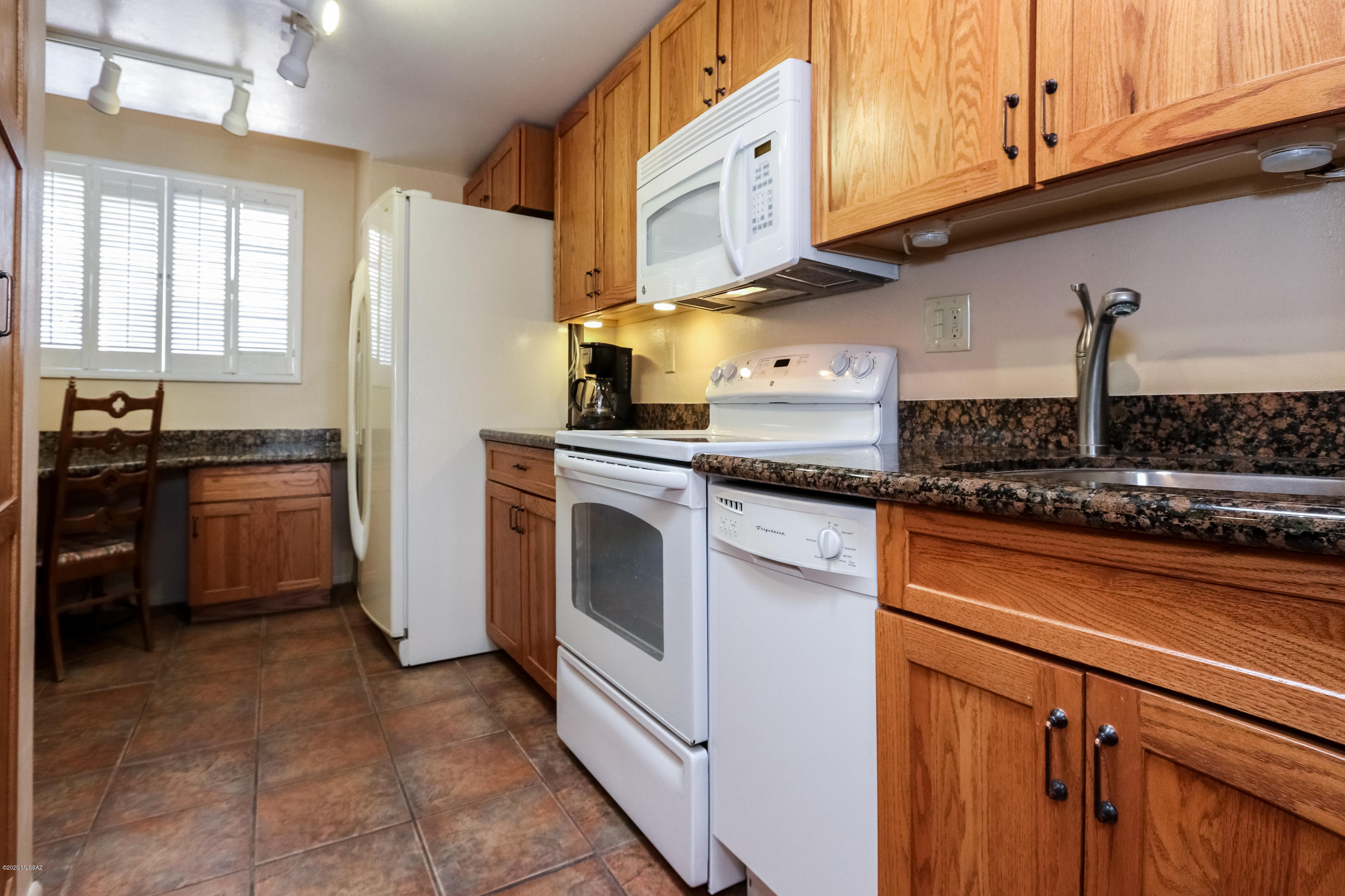 5251 E Mission Hill Drive Unit: 16/17