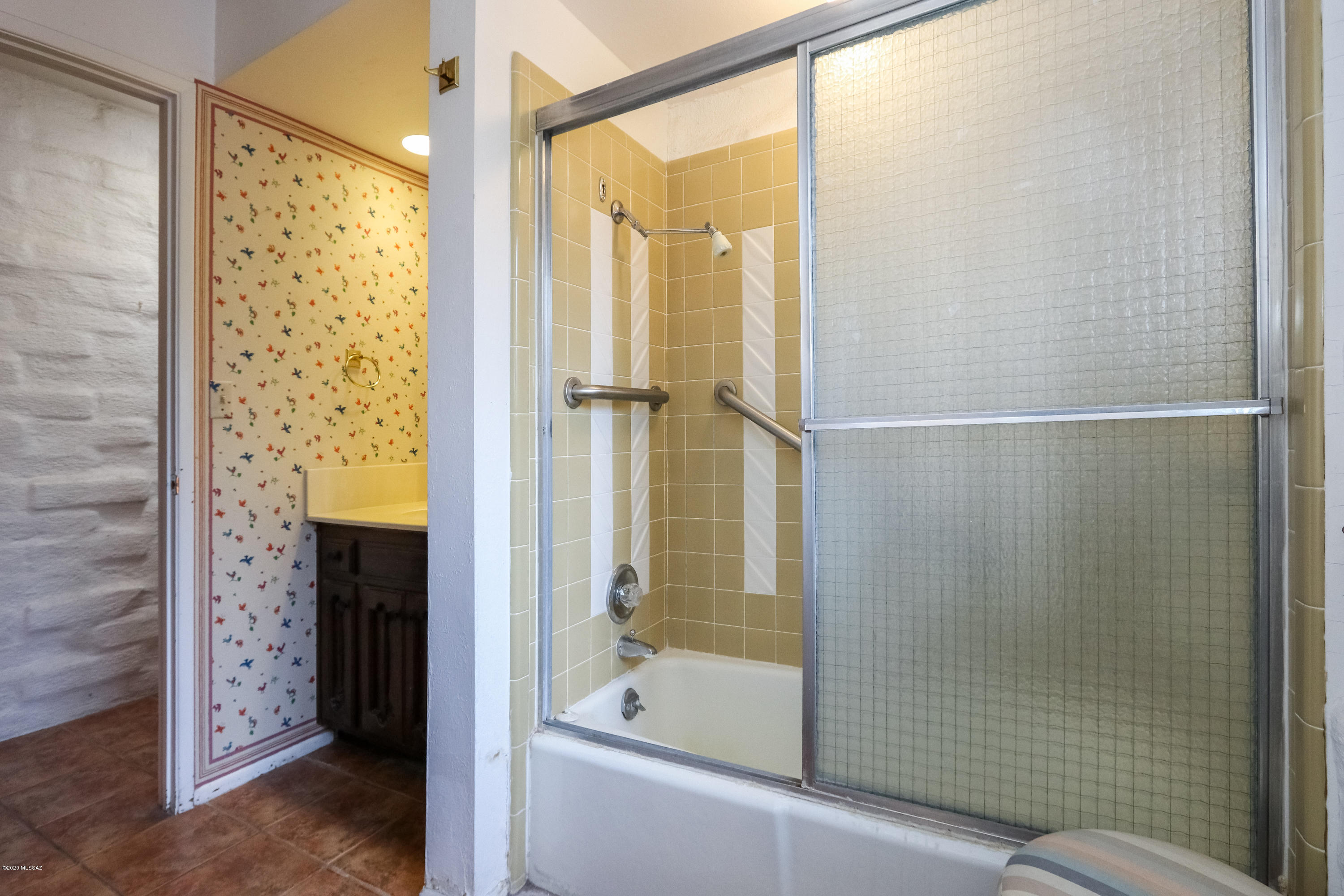 5251 E Mission Hill Drive Unit: 16/17