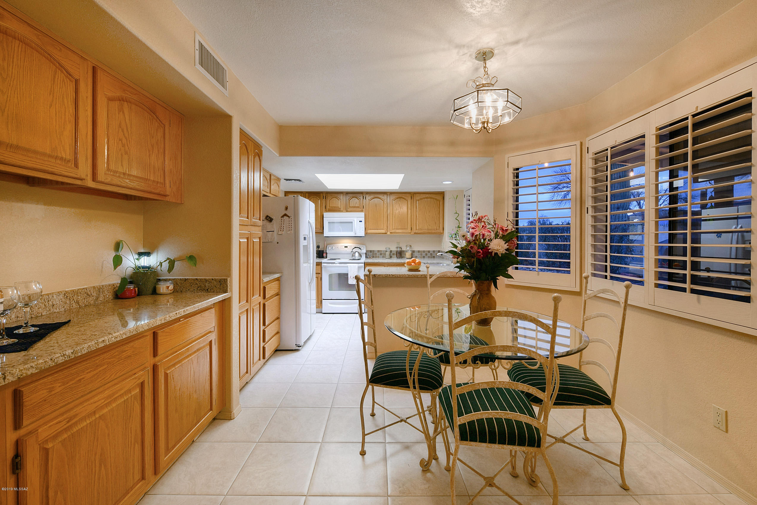 993 W Lost Dutchman Place